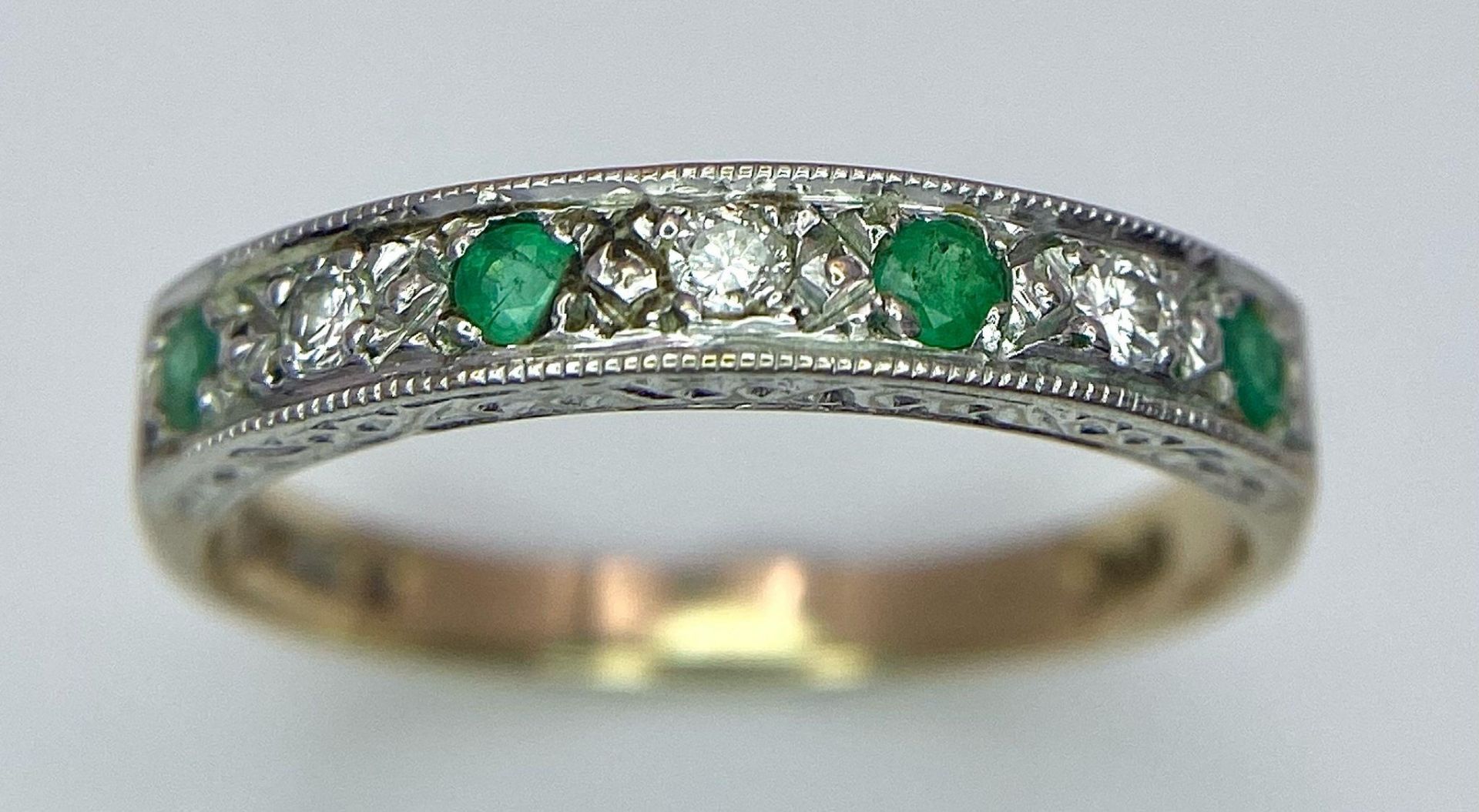 A 9K Yellow Gold Diamond and Emerald Ring. Size N, 1.8g total weight. Ref: 8408 - Image 2 of 13