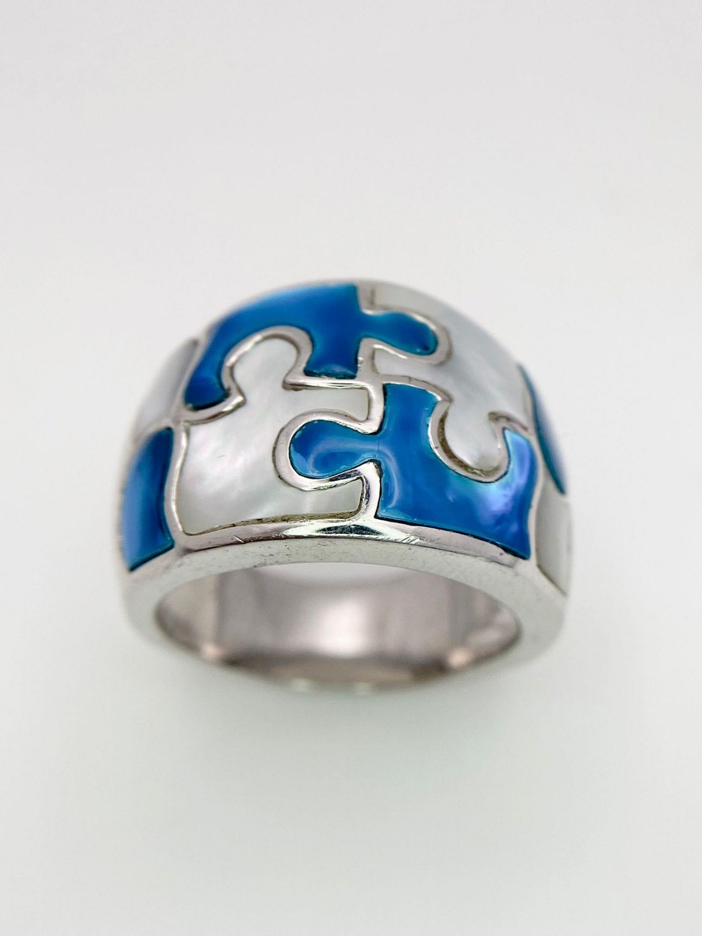 A Sterling Silver Jigsaw Design Stone Set Ring. Size Q, 14.6g total weight. Ref: 8272 - Image 2 of 5