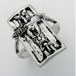 A Vintage Silver Totem Pole Detailed Native American/ Ethnic Totem Pole Ring Size N. The Crown