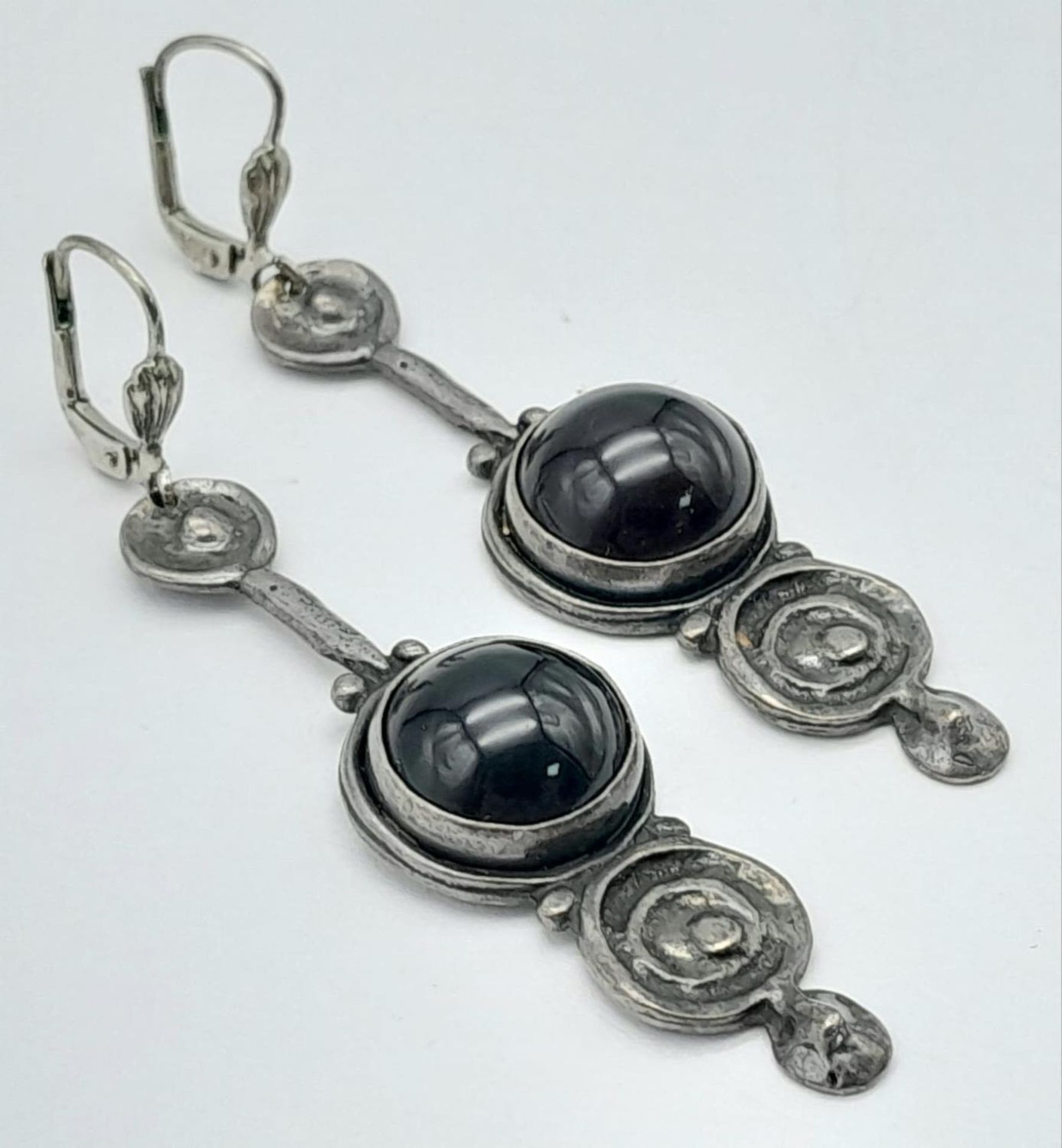 A vintage pair of Israel 925 silver bloodstone drop earrings. Total weight 12.7G. 5.5cm drop.