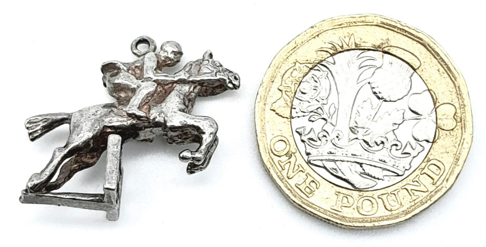 A Sterling Silver Jockey Horse Racing Charm. 2.3cm x 2cm, 5g weight. Ref: SC 7095 - Image 4 of 4