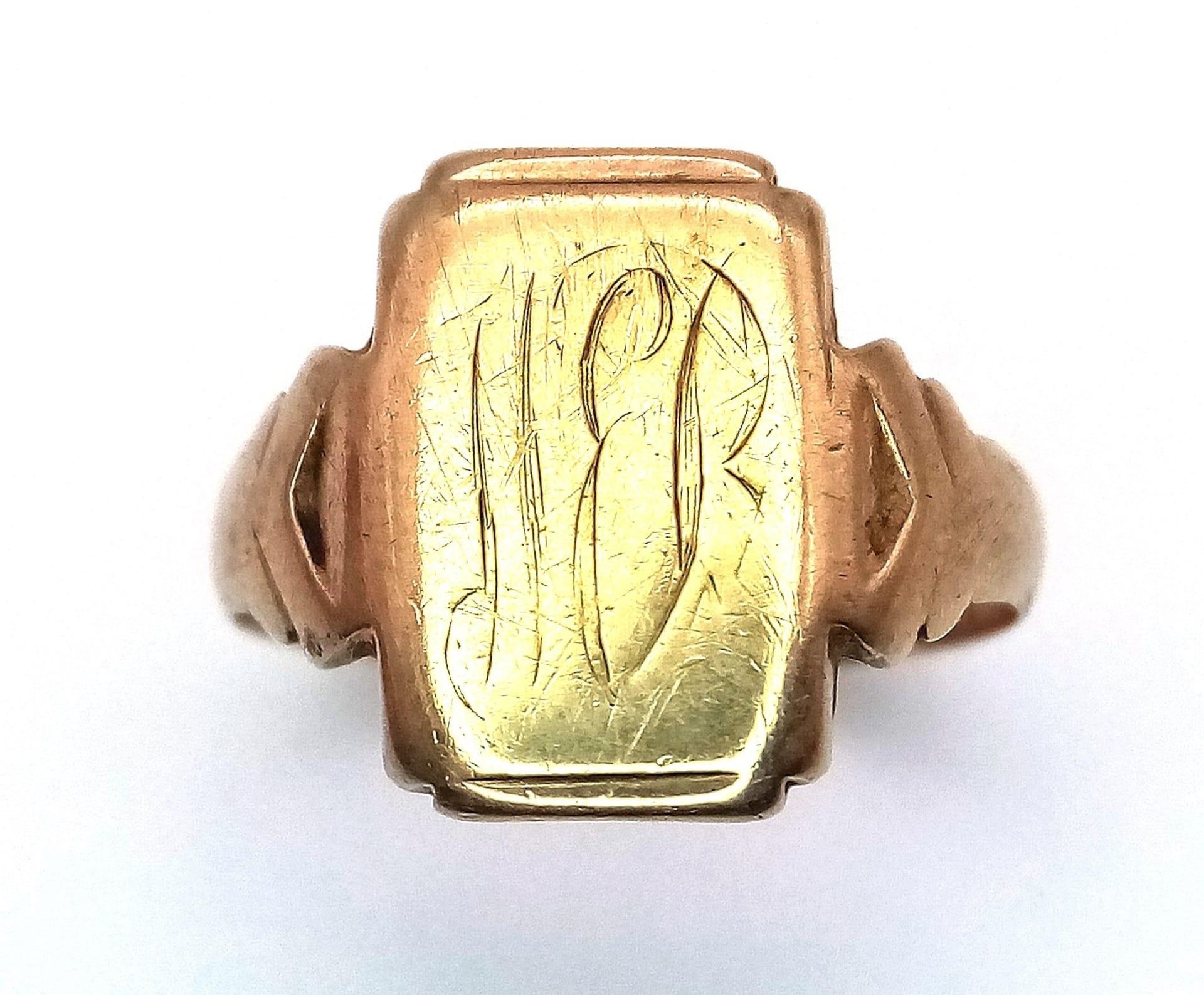 A Vintage 9K Yellow Gold Signet Ring. Full UK hallmarks. Size S. 3.93g weight. - Image 4 of 6