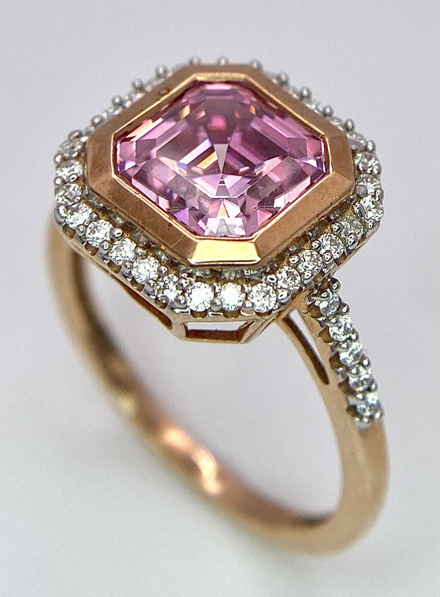 A 9K Rose Gold Pink Stone Set Cocktail Ring. Size N1/2, 3g total weight. Ref: 8409 - Image 2 of 7