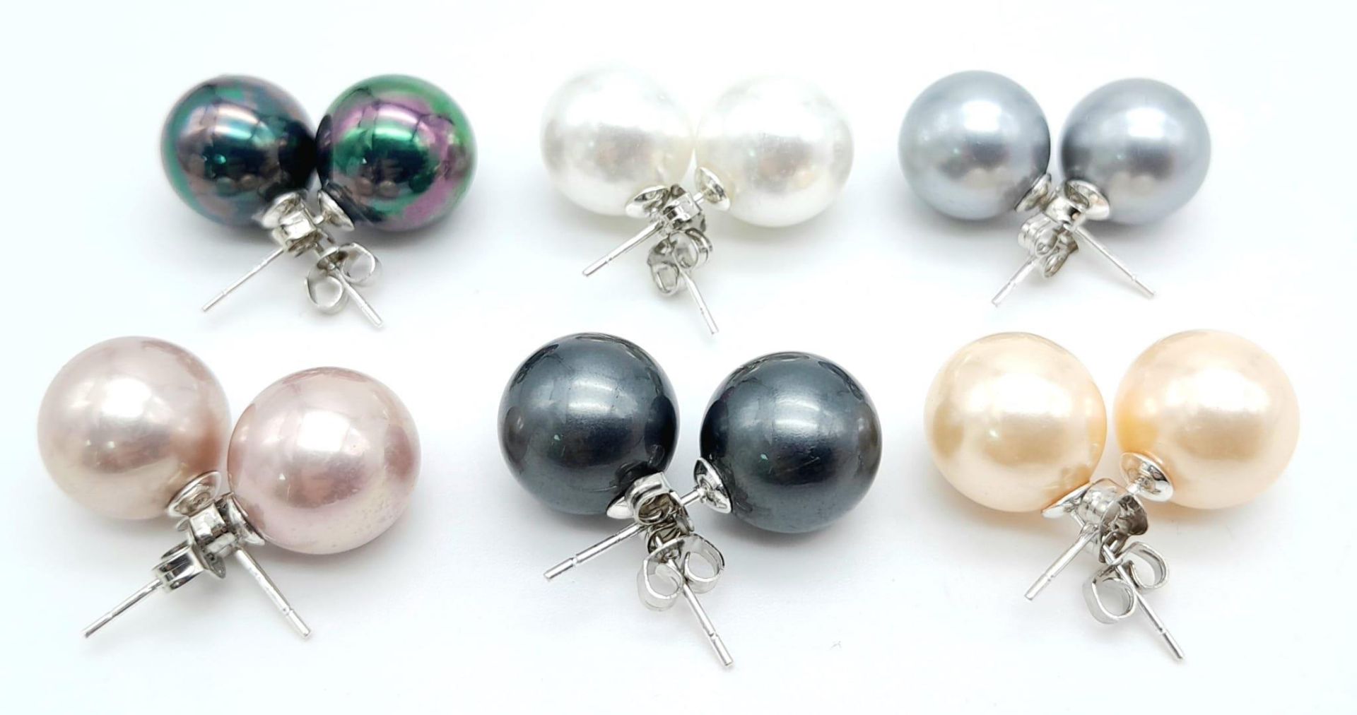 Six Pairs of Colourful Metallic South Sea Pearl Shell 12mm Bead Stud Earrings. Set in 925 silver. - Image 5 of 7