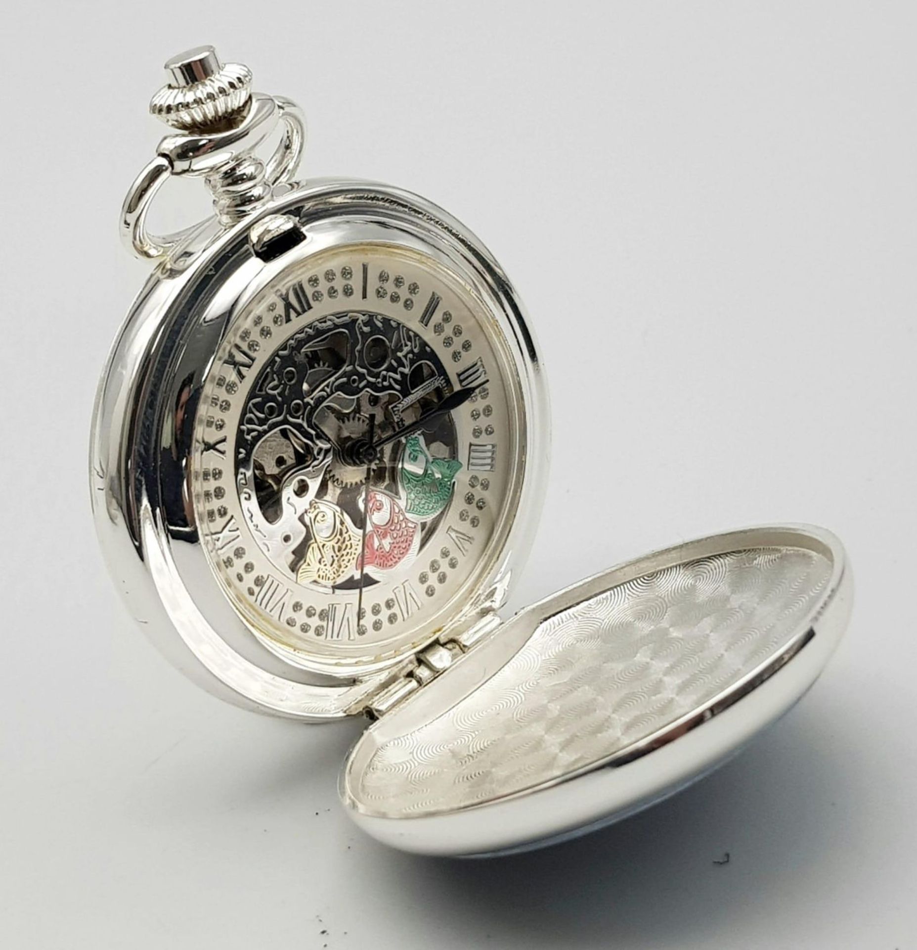A Manual Wind Silver Plated Pocket Watch Detailing the Famous Steam Train ‘City of Truro’. The First - Bild 3 aus 10
