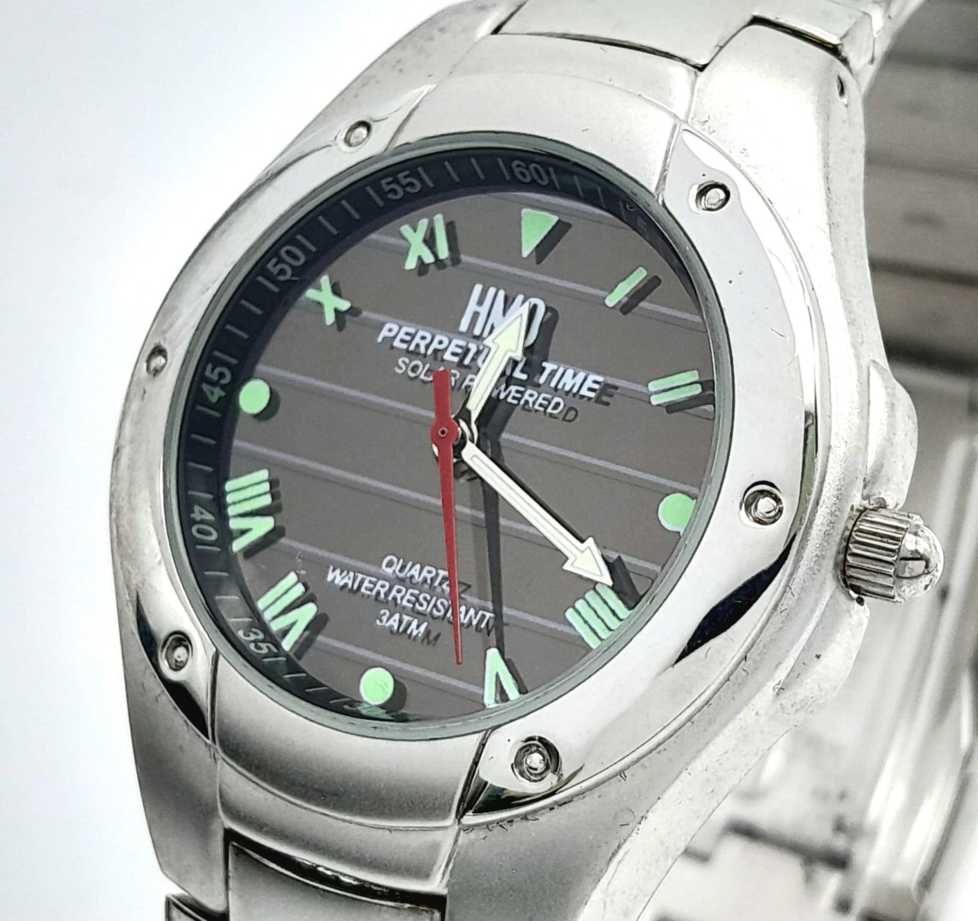 A Solar Powered Quartz Watch by HMO. Perpetual Time Model. 42mm Including Crown. Full Working Order. - Bild 3 aus 15