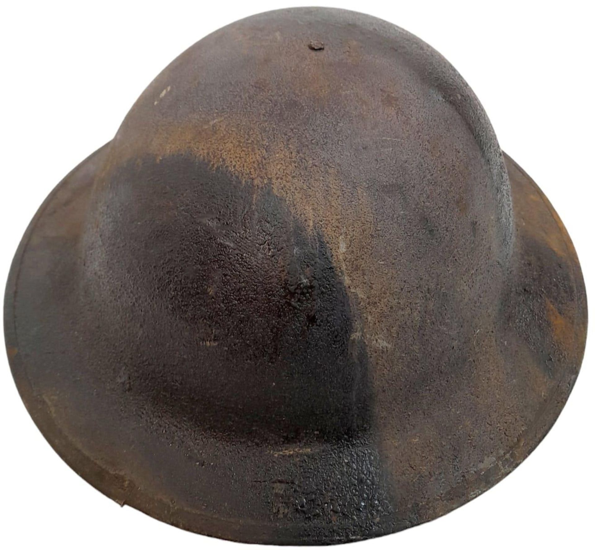 WW1 US Brodie Helmet with USMC Cap Badge and Camo Paint Job. The liner is complete, alas the chin - Image 2 of 5