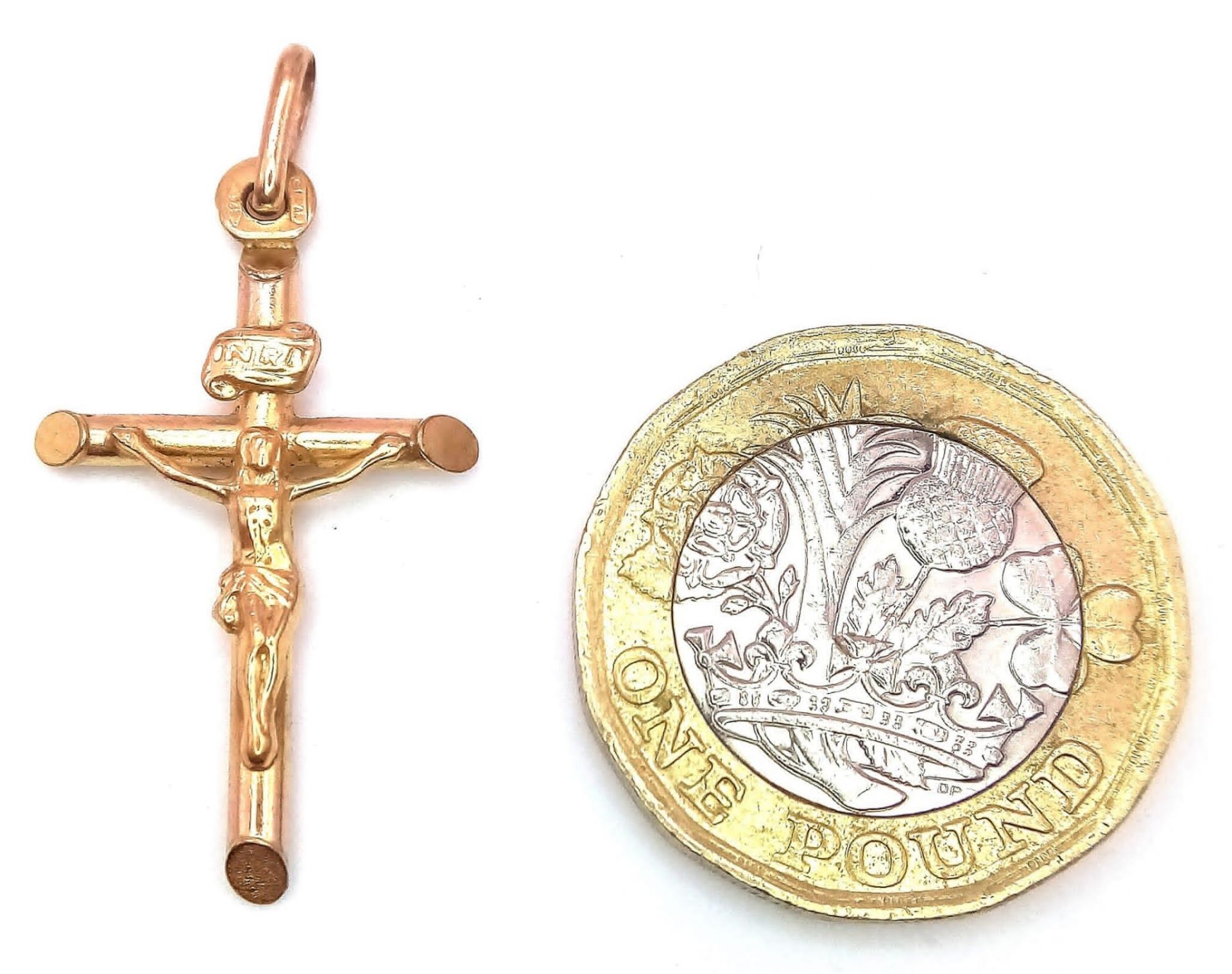 9k yellow gold crucifix pendant 1g - Image 3 of 5