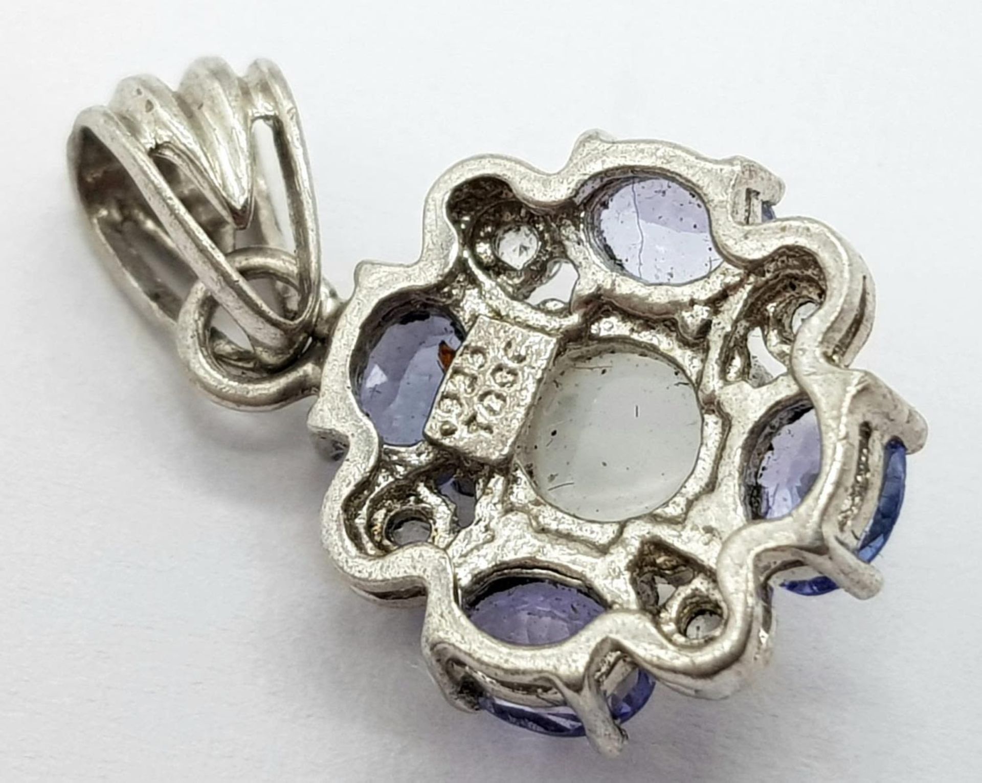 A Moonstone and Tanzanite Cluster Silver Pendant. 22mm. - Image 3 of 4