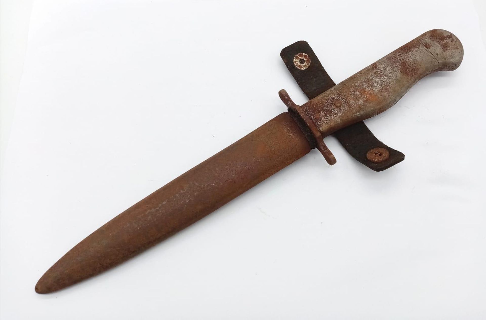 WW1 Imperial German Metal Handle Trench Knife. Marked G.E.S Gesch. - Image 2 of 4