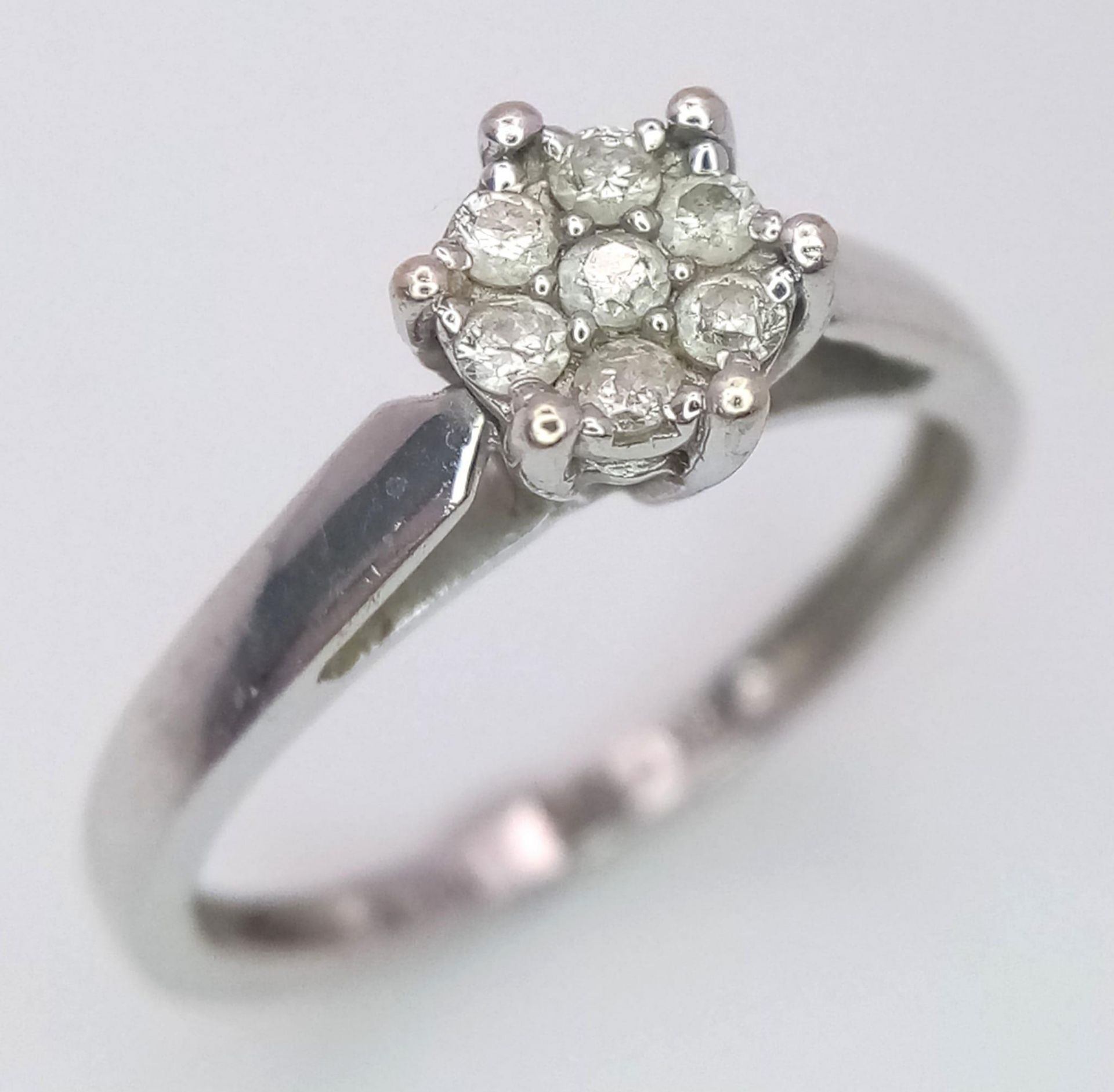 AN 18K White Gold Diamond Ring. Size N, 2.8g total weight. Ref: SC 7077 - Bild 2 aus 4