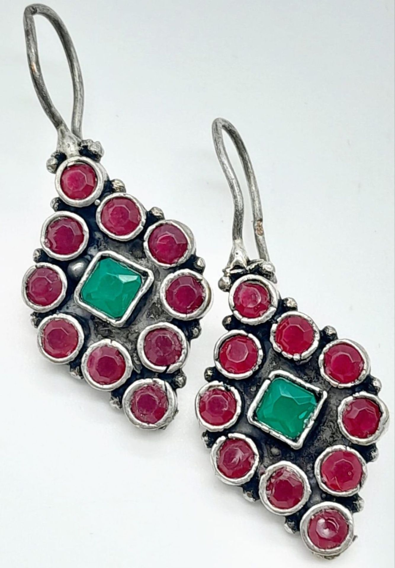 A Vintage Pair of Emerald and Ruby Earrings set in 925 Silver. - Image 2 of 5