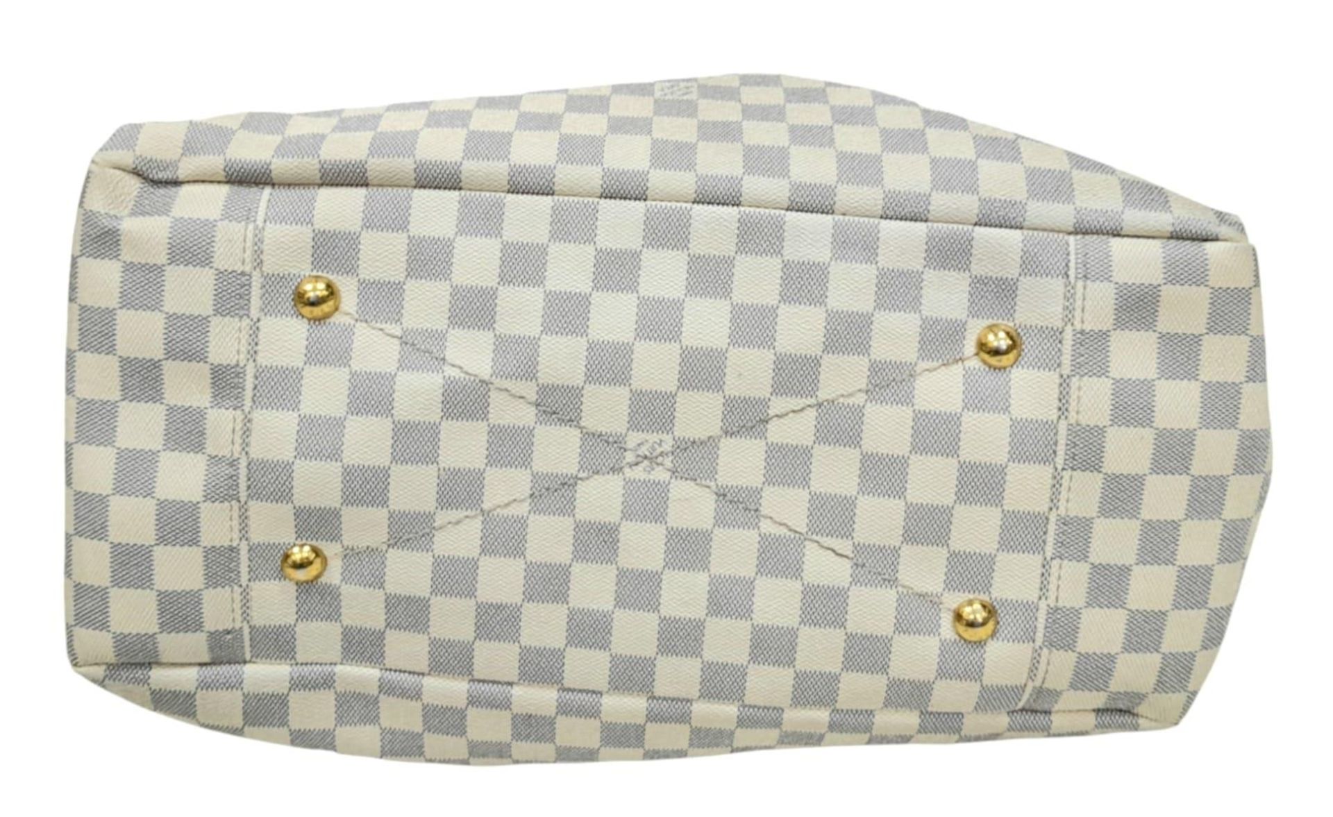 A Louis Vuitton Artsy Damier Azur Canvas Bag. Leather Exterior with Gold-tone Hardware, Short - Image 4 of 7