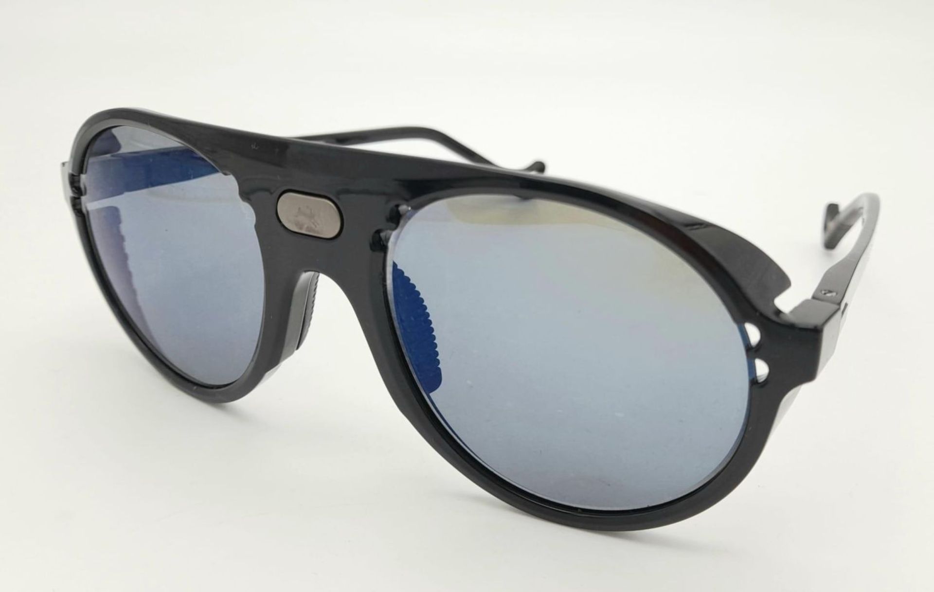 A PAIR OF QUALITY "KAZU"JAPANESE SUNGLASSES. - Bild 7 aus 16