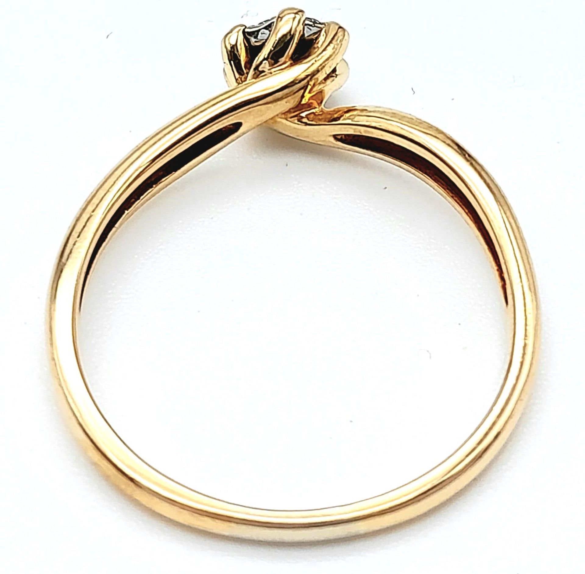 An 18K Yellow Gold Diamond Cluster Ring. Size O, 2.7g total weight. Ref:8456 - Bild 9 aus 11