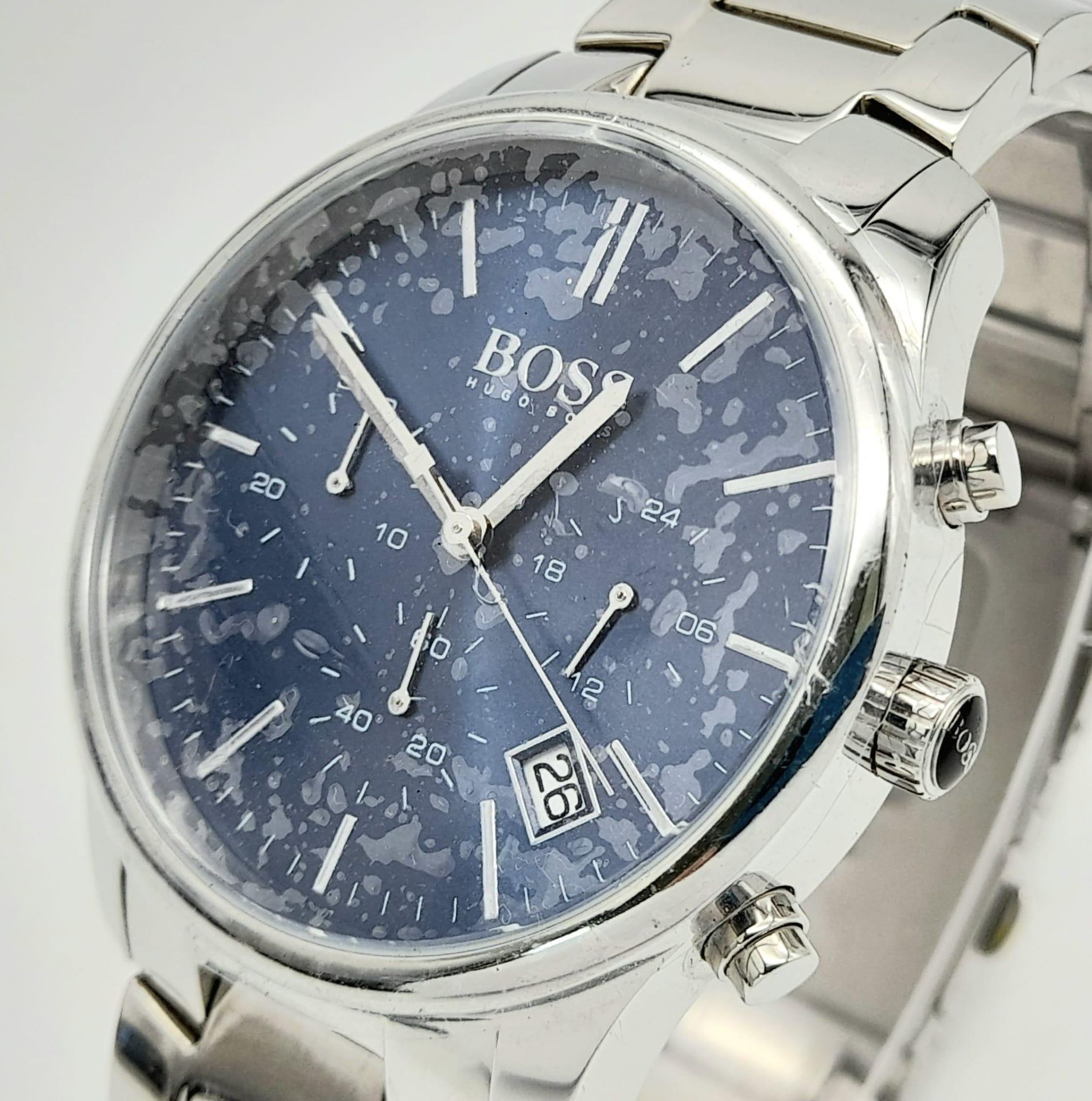 A HUGO BOSS CHRONOGRAPH WITH 3 SUBDIALS , QUARTZ MOVEMENT , STUNNING BLUE DIAL . 42mm - Image 2 of 14