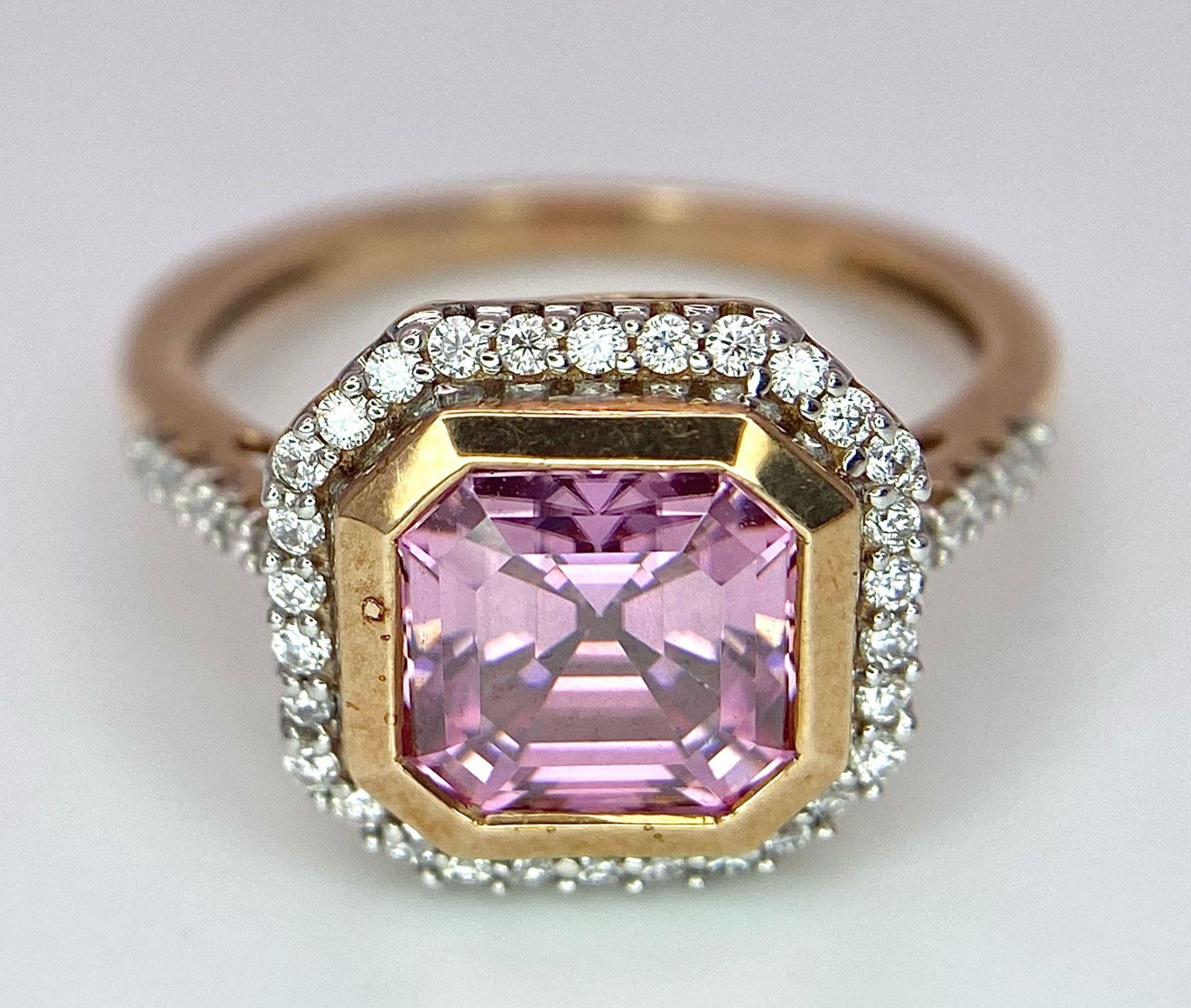 A 9K Rose Gold Pink Stone Set Cocktail Ring. Size N1/2, 3g total weight. Ref: 8409 - Bild 4 aus 7