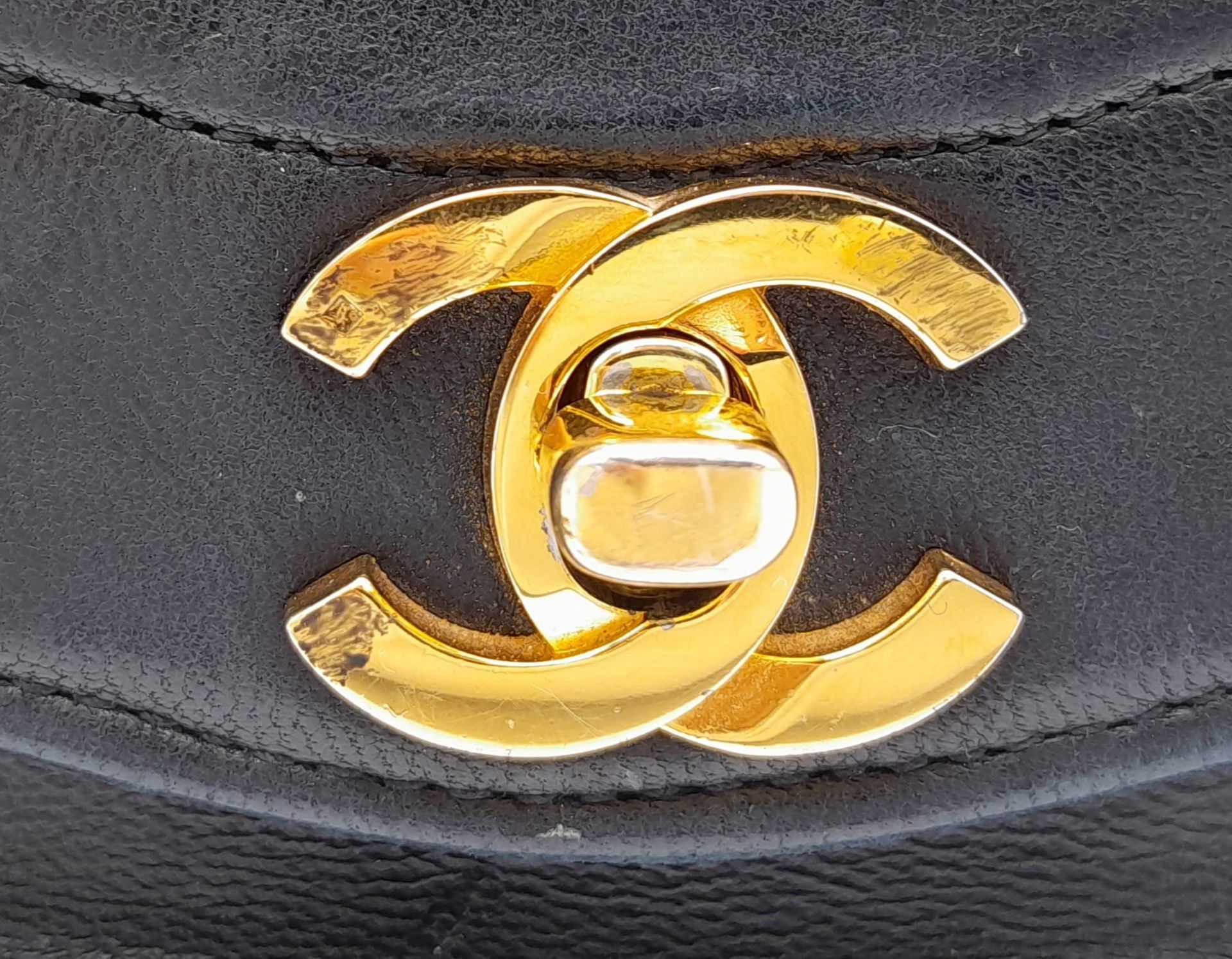 A Chanel (Coco Mark) Lambskin Single Flap Double Chain Bag. Gold tone hardware including CC clasp. - Bild 7 aus 10