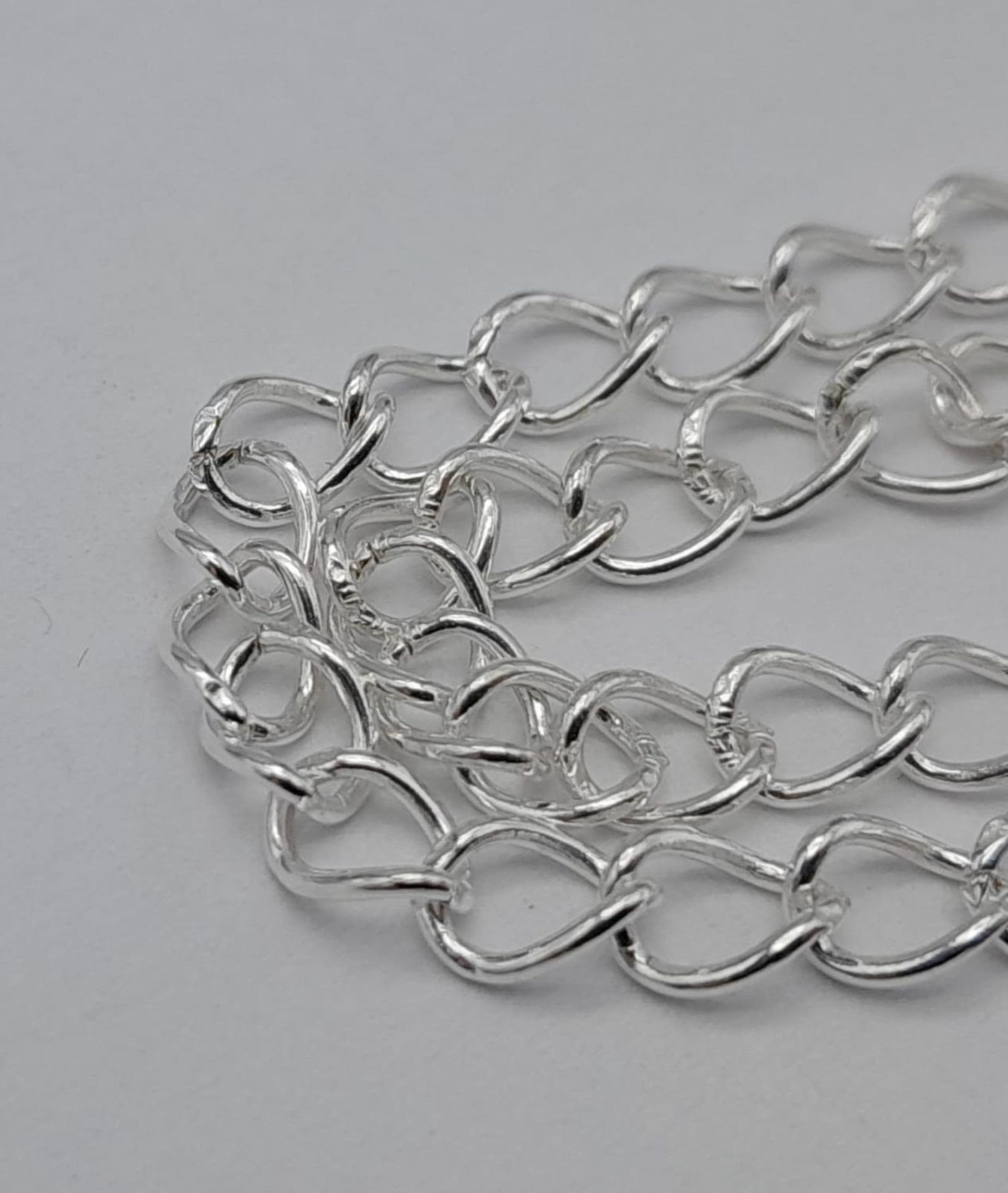 An Amber Resin Necklace set in 925 Silver. 50cm. - Bild 3 aus 4