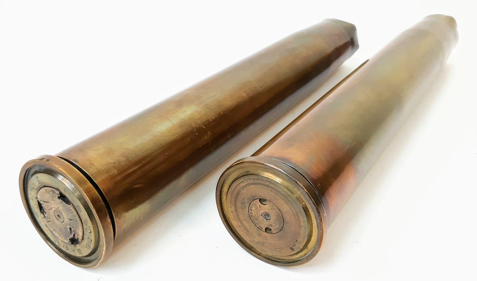 Two WW2, 1942 Dated, Brass Shell Cases. 31cm Tall. Ideal for historical display or use as vases. - Bild 3 aus 4