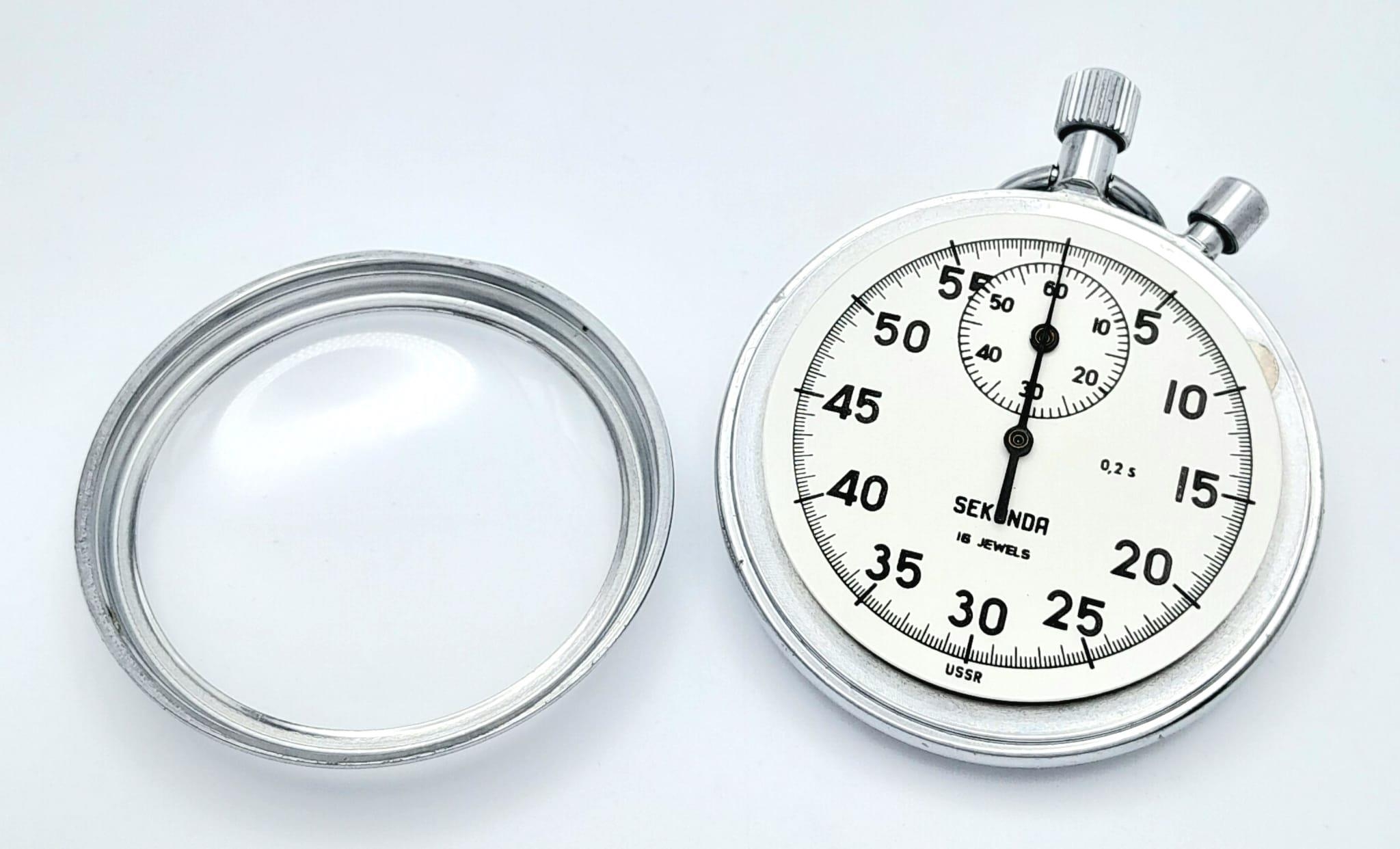 A Vintage Sekonda Stopwatch. Stainless steel case -54mm. White dial with second sub dial. Top - Bild 6 aus 14