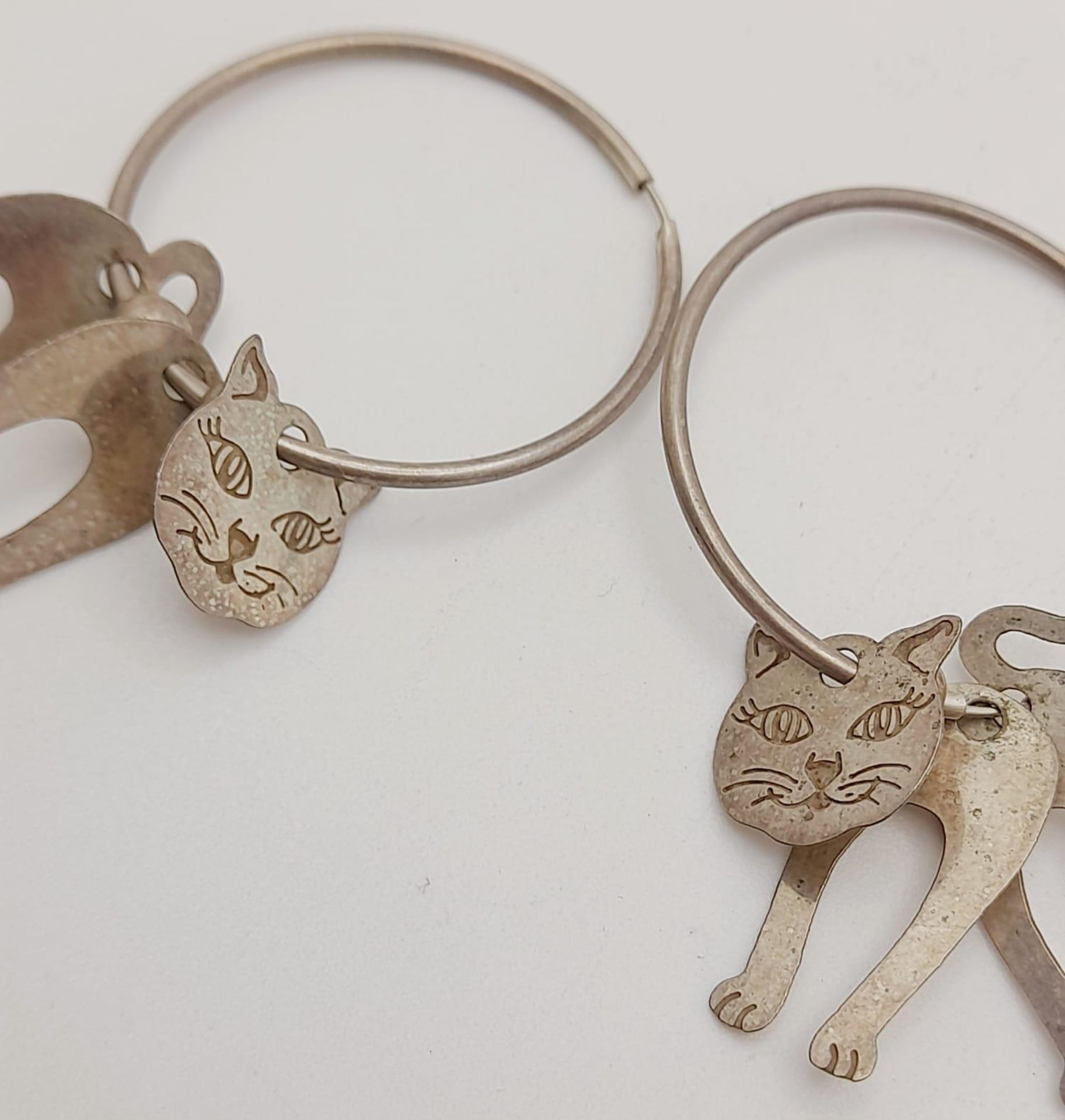 A stylish pair of 925 silver cat earrings. Total weight 3.3G. Please see photos for details. - Bild 2 aus 7