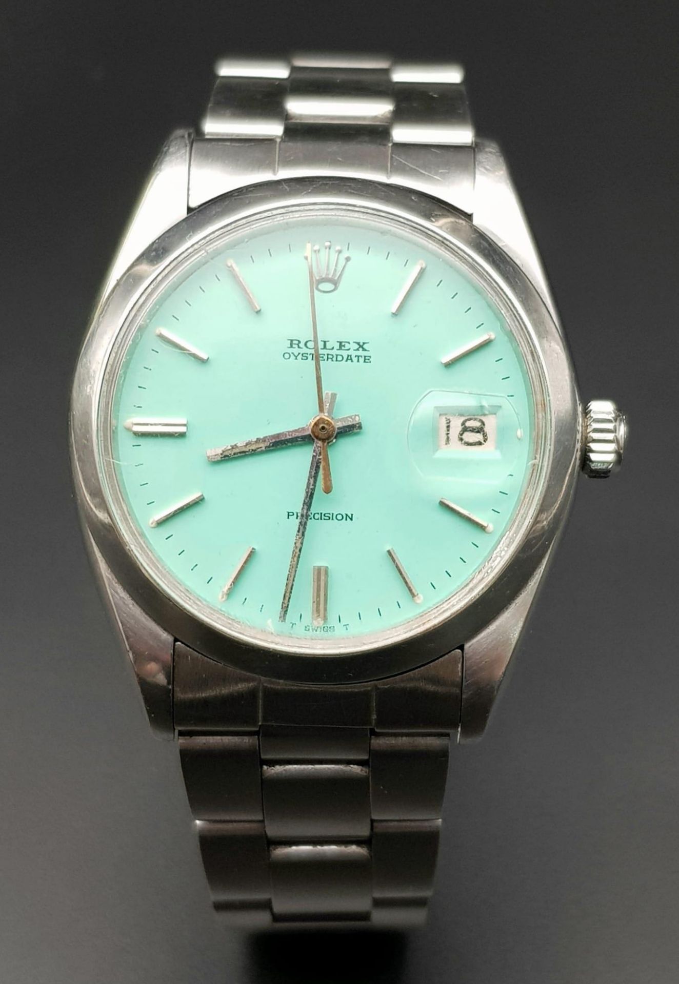 A Vintage Rolex Oysterdate Precision Mid-Size Watch. Stainless steel bracelet and case - 35mm.