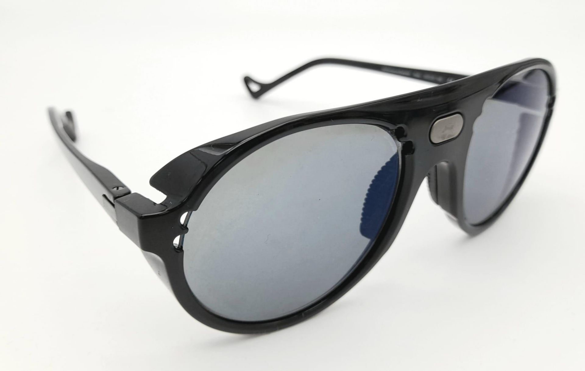 A PAIR OF QUALITY "KAZU"JAPANESE SUNGLASSES. - Bild 10 aus 16