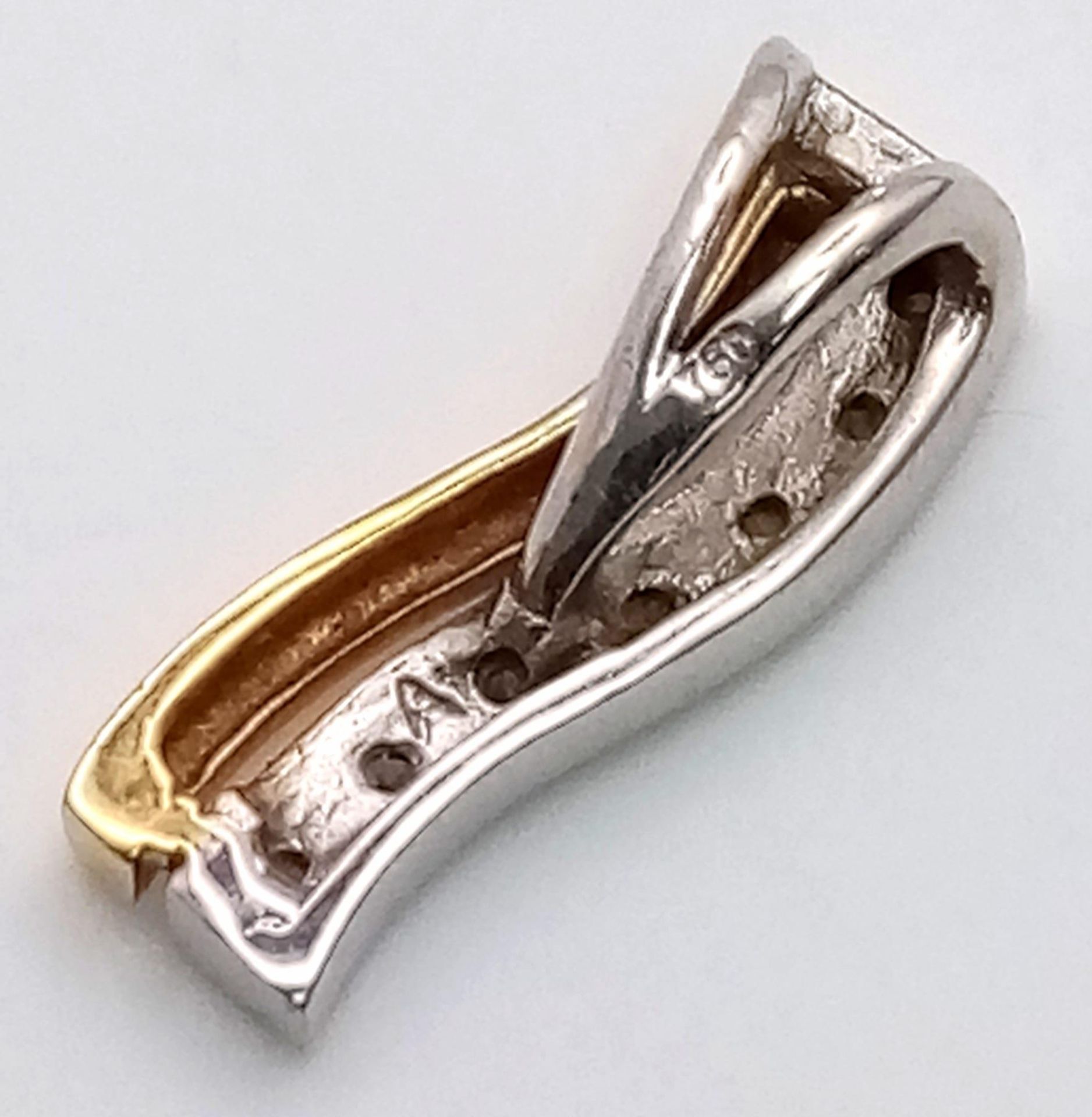 18K 2 colour gold Diamond Curve Pendant, 0.04ct diamond weight, 1.3g total weight - Bild 2 aus 4