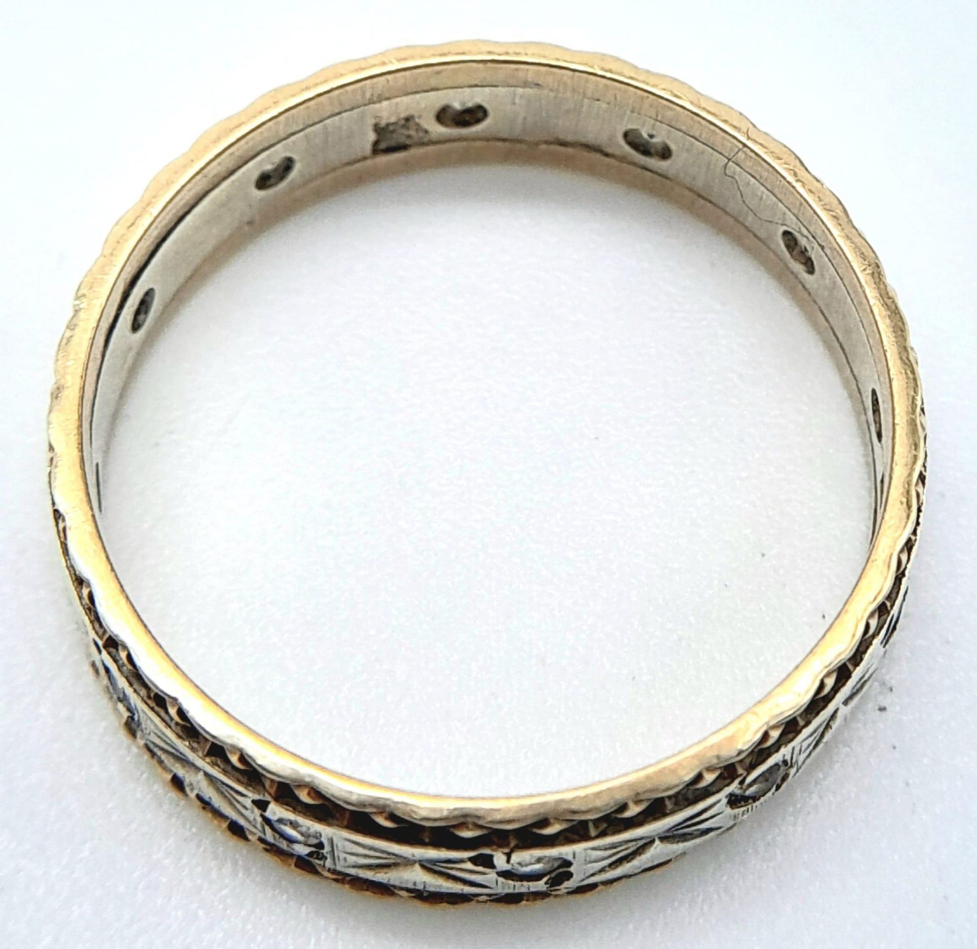 A Vintage 9K Yellow and White Gold Diamond Eternity Ring. Size P. 2.7g weight. - Bild 8 aus 11