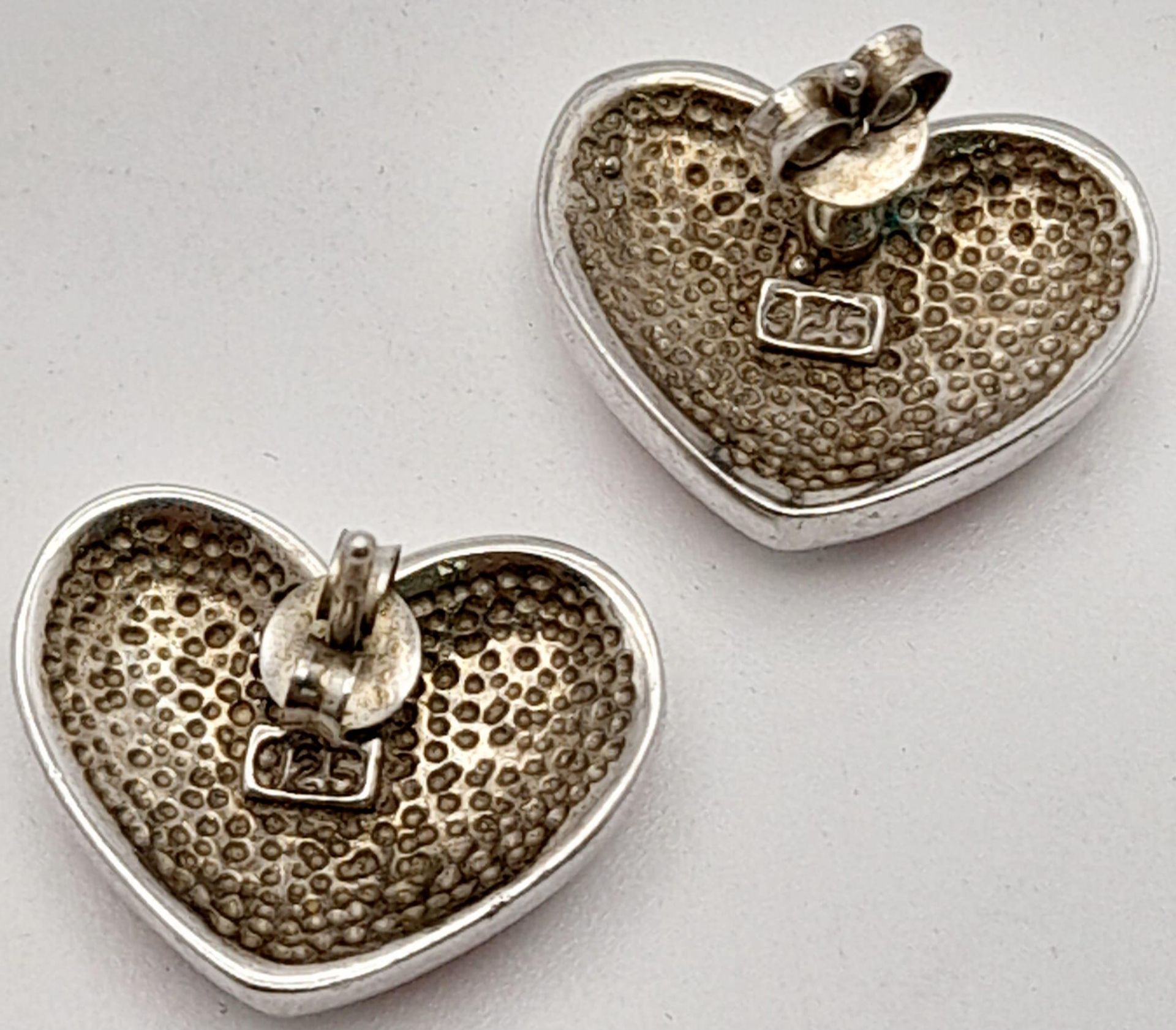 A fancy pair of 925 silver Mother of Pearl inlay heart earrings. Total weight 7.8G. - Image 2 of 4