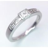 18K WHITE GOLD DIAMOND RING WITH APPROX 0.45CT DIAMONDS, WEIGHT 3.5G SIZE M