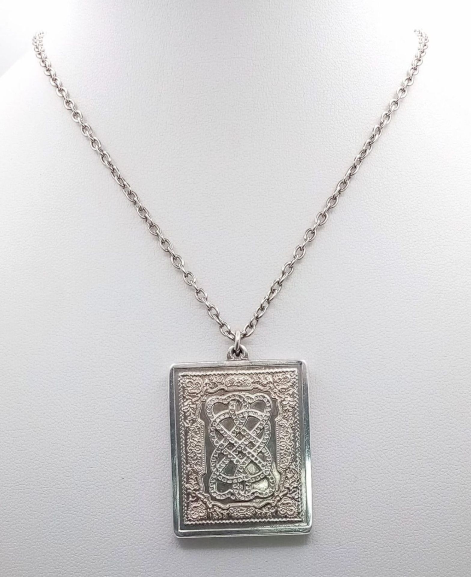 A fabulous 925 silver St Valentine's Day 1977 rectangular bar (3.8 X 4.1cm) pendant on silver - Bild 5 aus 10