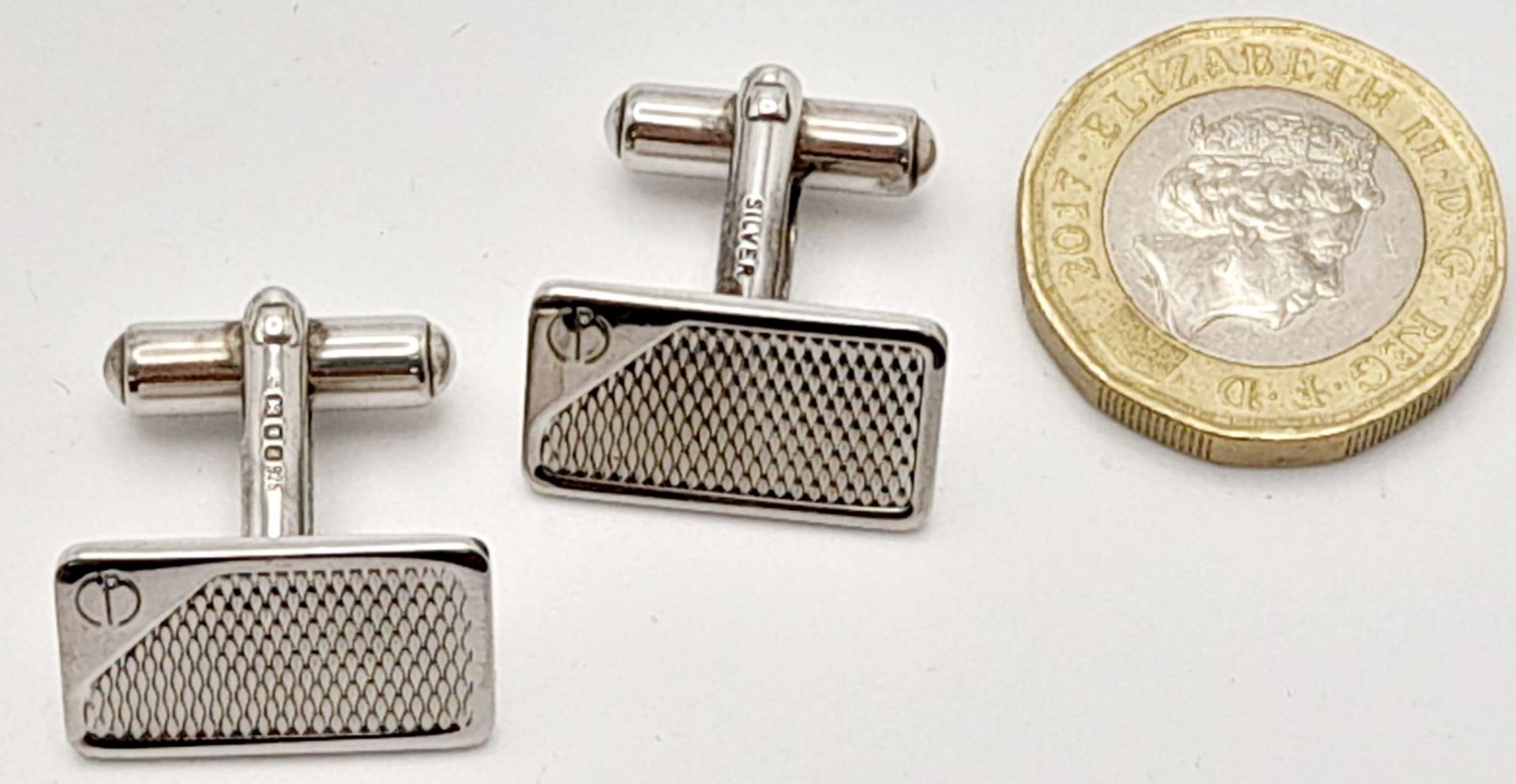 A Pair of Hallmarked 1985 Sterling Silver Cufflinks by Dunhill in their original presentation box. - Bild 11 aus 13