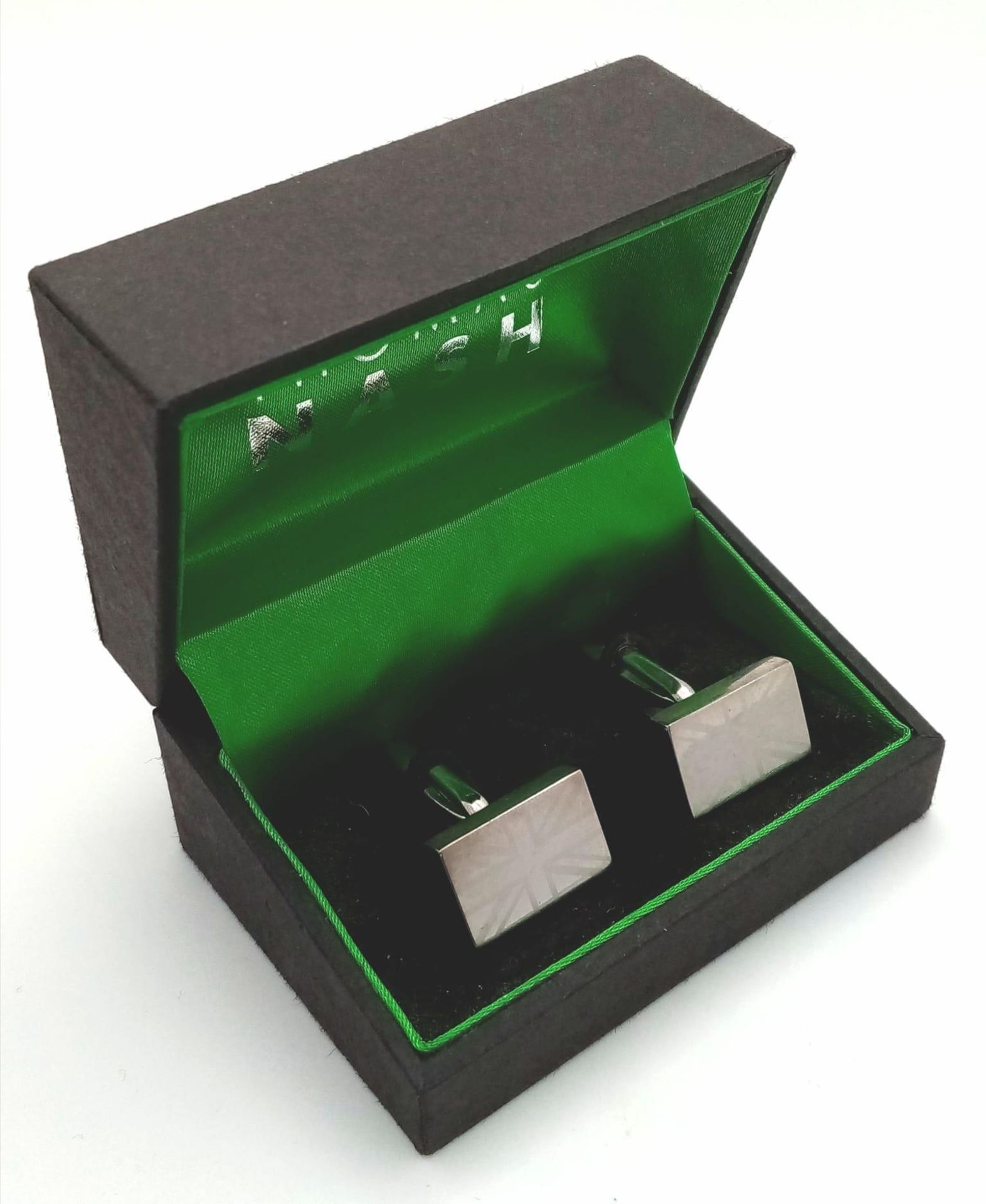 A pair of THOMAS NASH Union Jack cufflinks in original presentation box. - Bild 6 aus 8