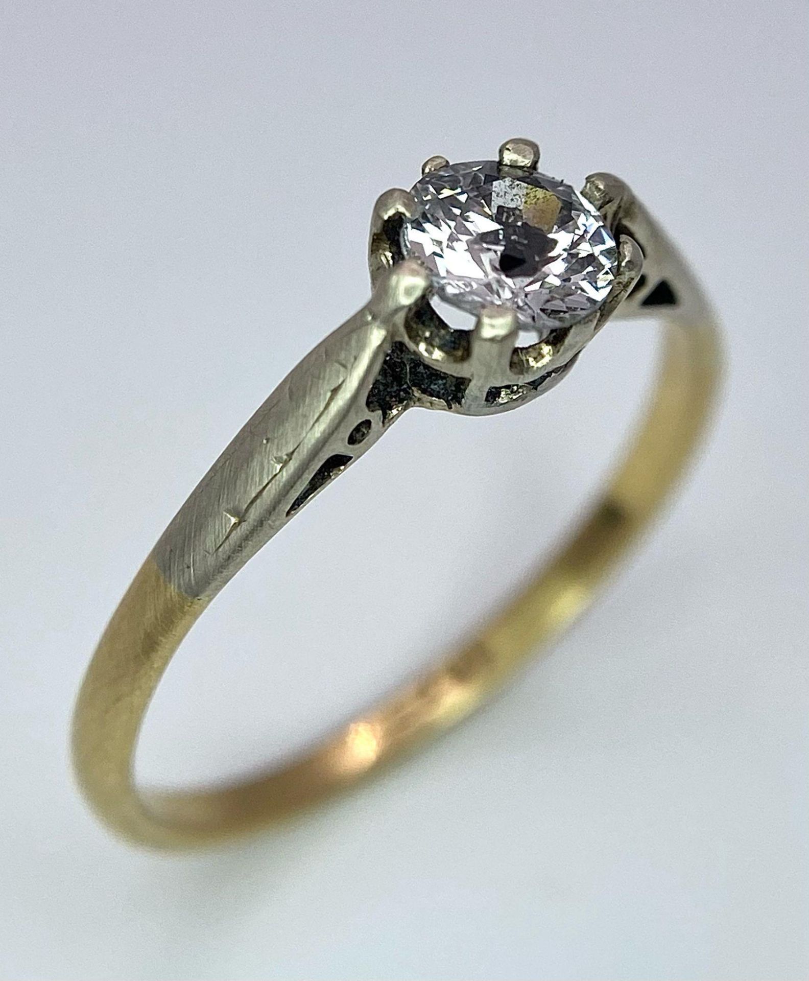 An 18K Yellow Gold Diamond Solitaire Ring. 0.40ct. Size M. 1.82g
