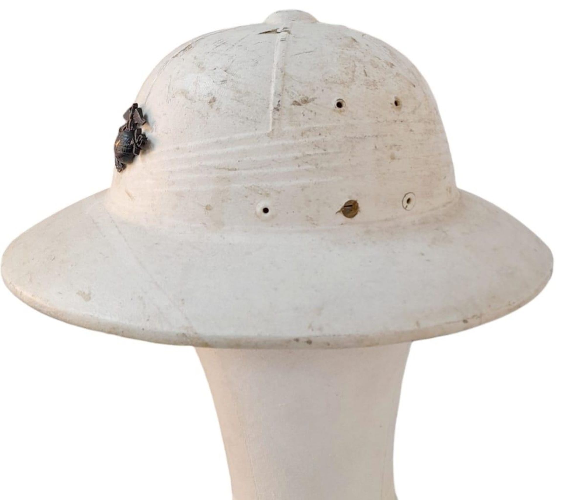 WW2 USMC Hawley Tropical Helmet Dated 1943. - Image 2 of 5