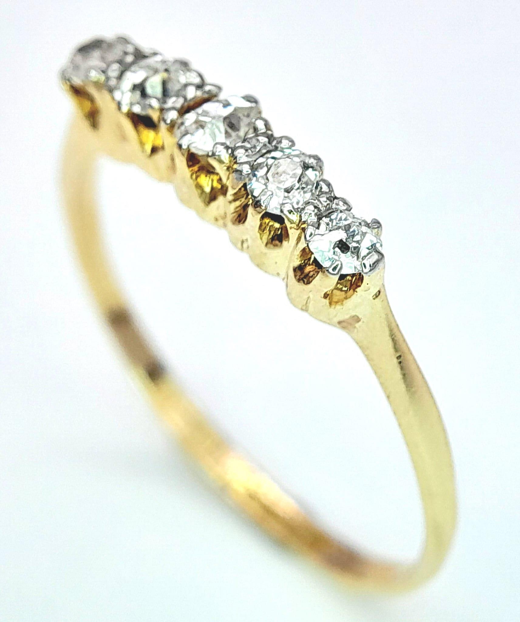 An 18K Yellow Gold and Platinum Vintage Old Cut Diamond 5 Stone Ring. 0.20ctw, Size M, 1.5g total - Image 4 of 11