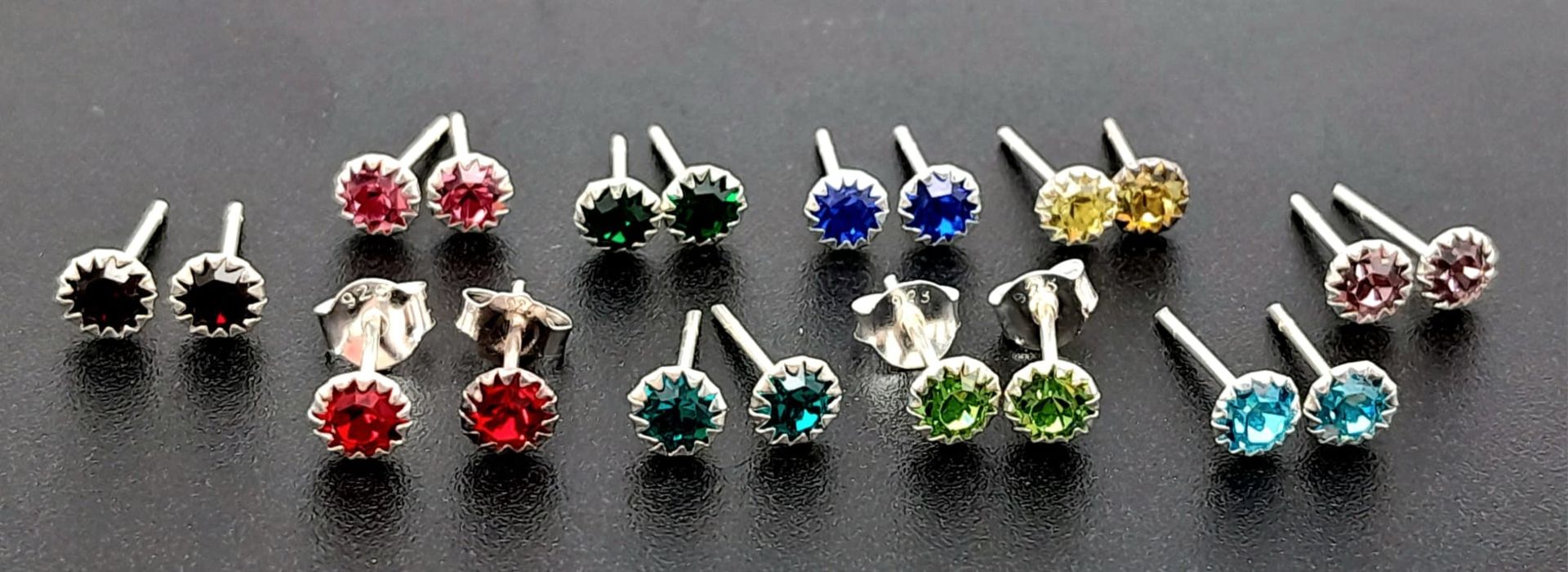 10 X PAIRS OF STERLING SILVER STONE SET STUD EARRINGS, VARIOUS VIBRANT COLOURS WITH 2 PAIRS OF