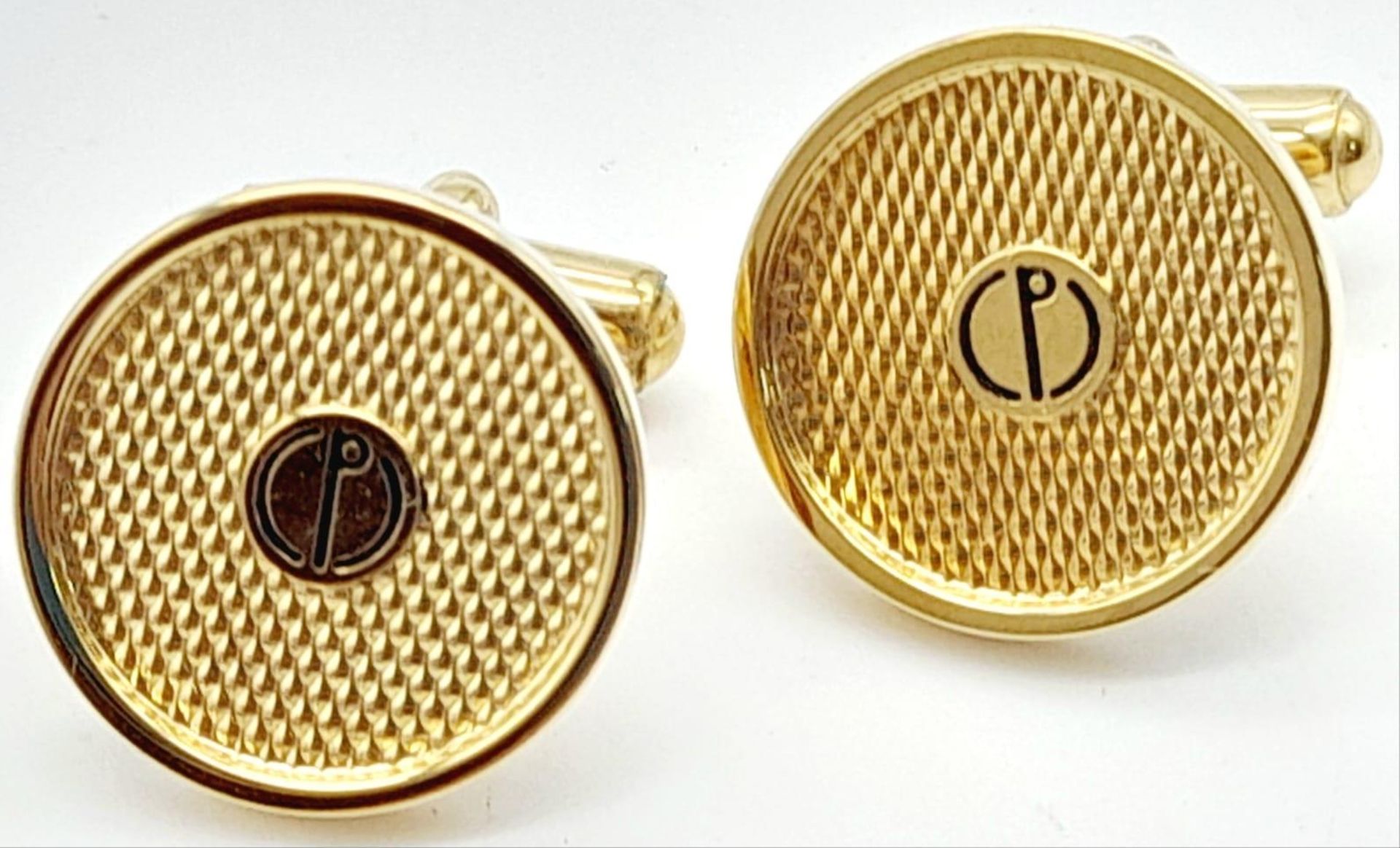 A Pair of Yellow Gold Gilt Round Engine Turned Cufflinks by Dunhill in their original presentation - Bild 6 aus 13