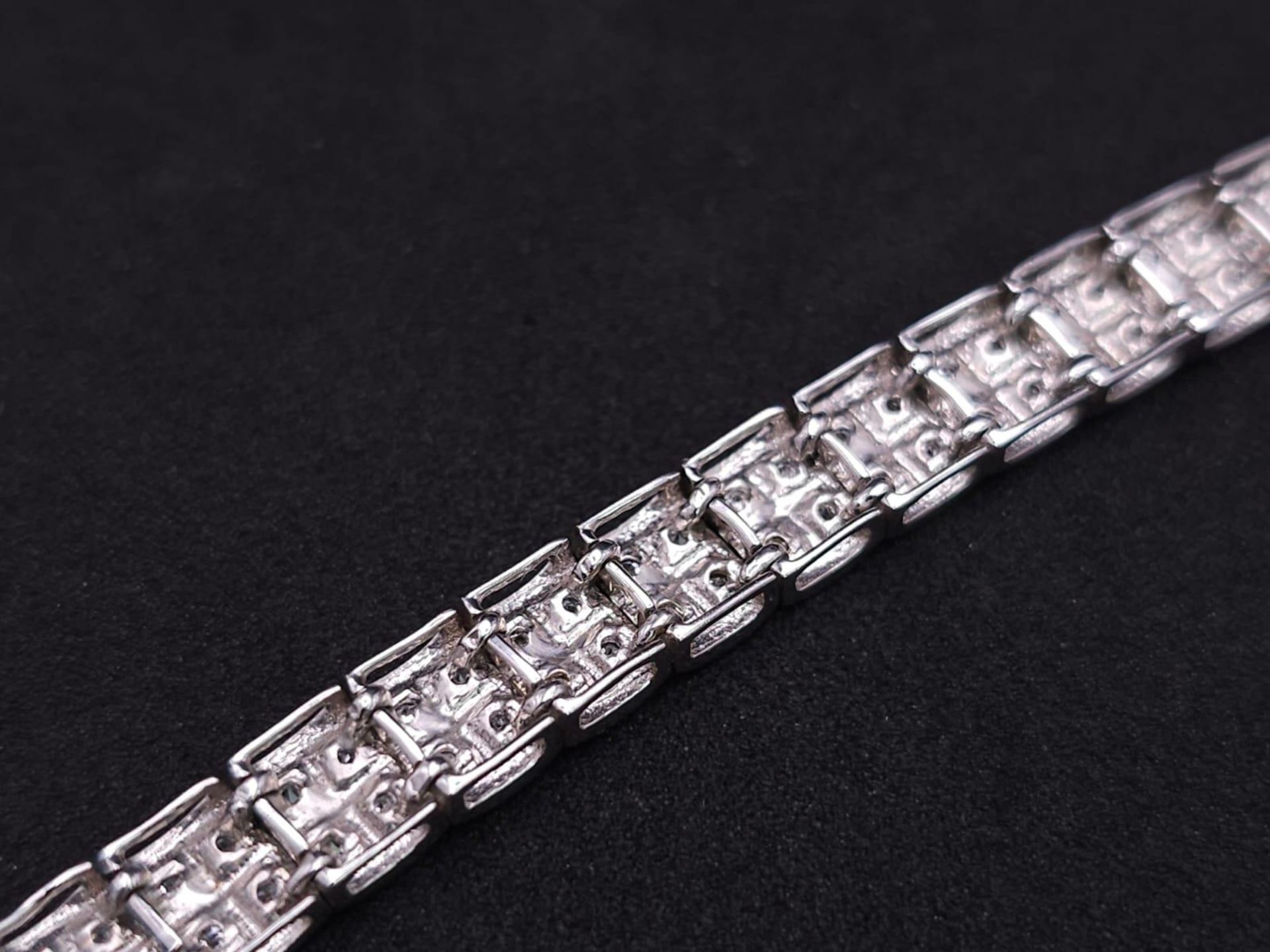A 9K White Gold Diamond Set Bracelet, with Under Safety Catch Fitting. 1ctw, 19cm length, 12.7g - Bild 9 aus 14