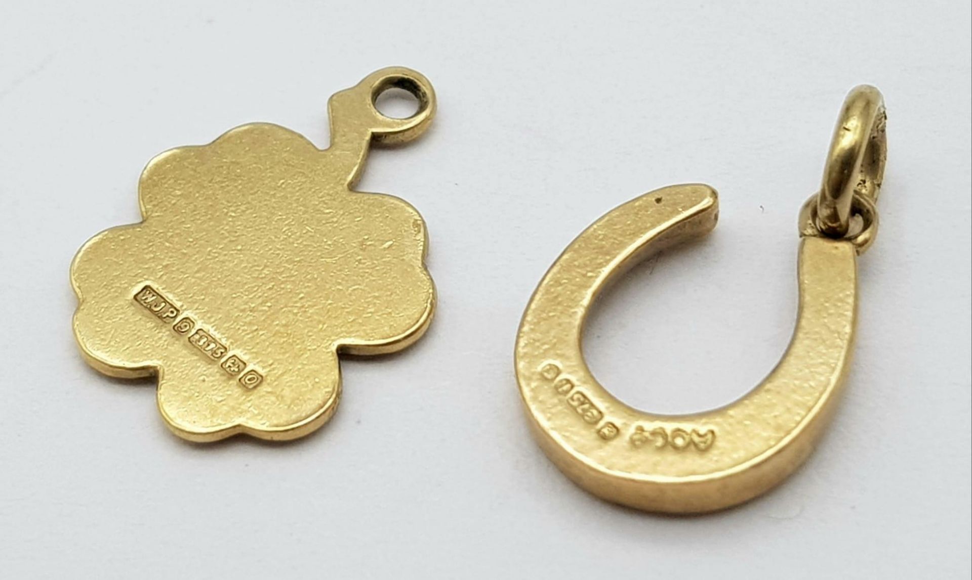 Two 9K Yellow Gold Lucky Pendants/Charms - Horseshoe and clover. 2.32g total weight. - Image 2 of 4