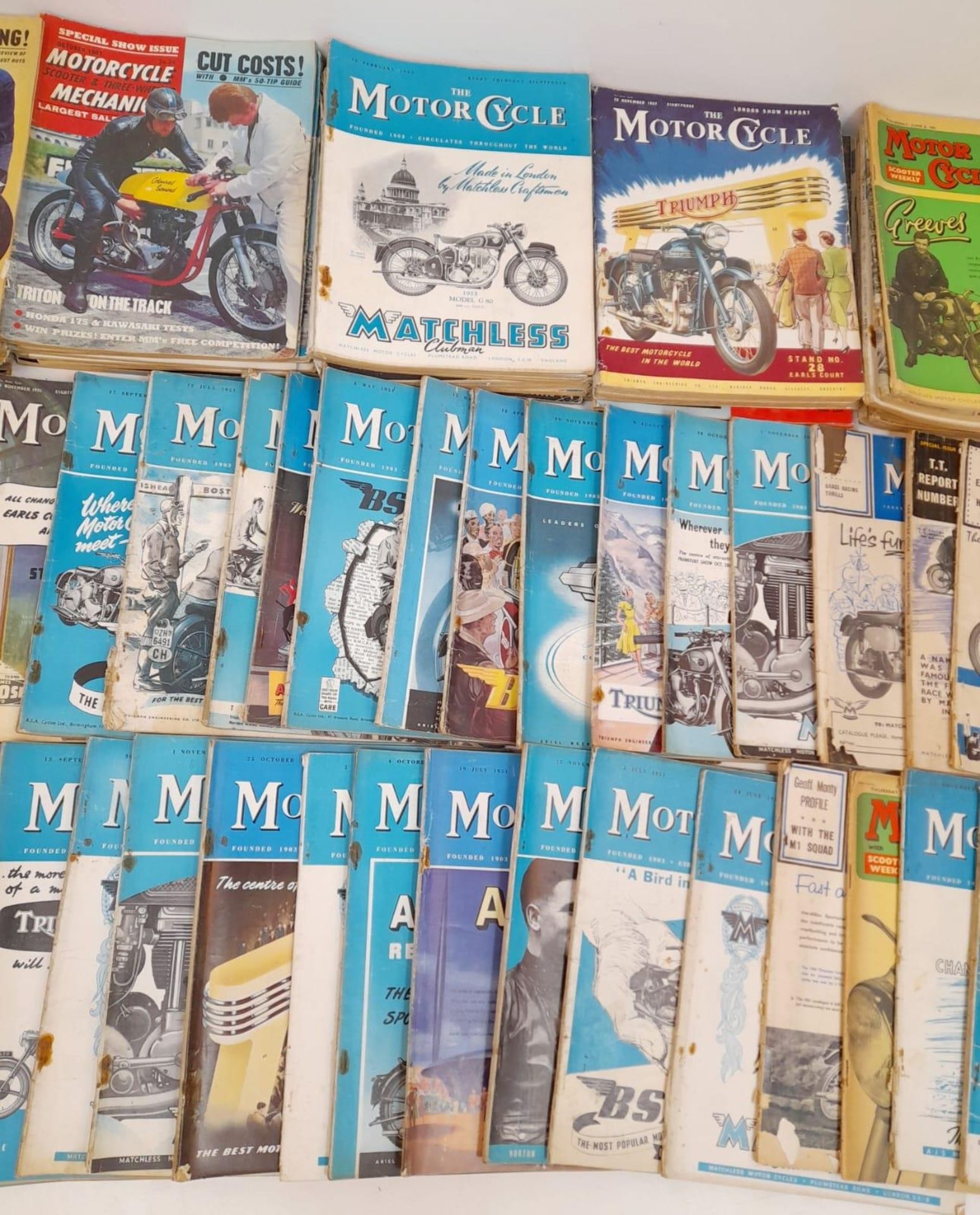 A Collection of Over 50 Vintage Motorcycle Magazines. - Bild 5 aus 10