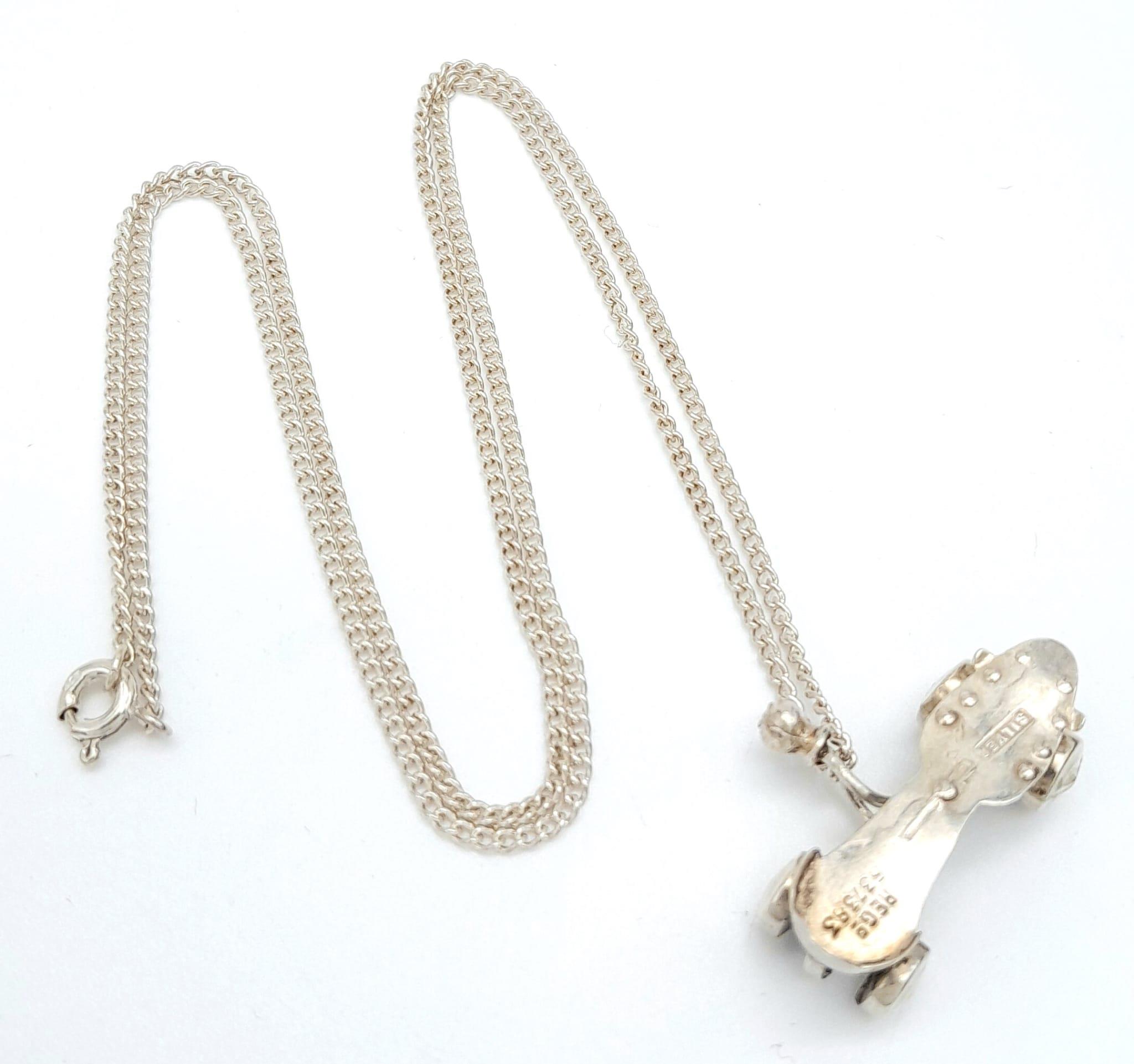 A Vintage Silver Roller Skate Pendant Necklace. 50cm Length Sterling Silver Chain. Silver Pendant