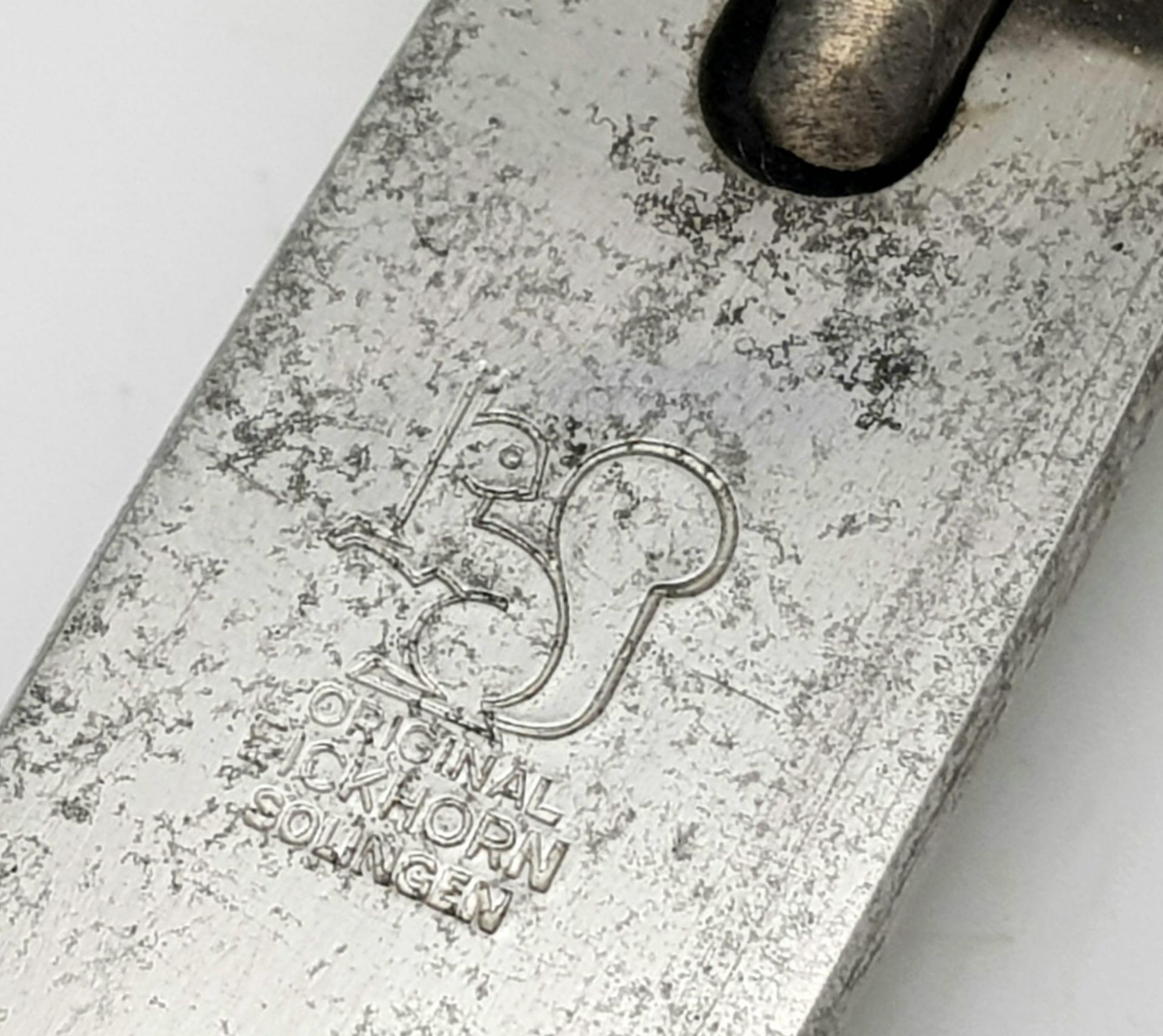 A WW2 German Kriegsmarine Dagger - marked with the Eickhorn squirrel and Eickhorn solingen mark. The - Bild 5 aus 10