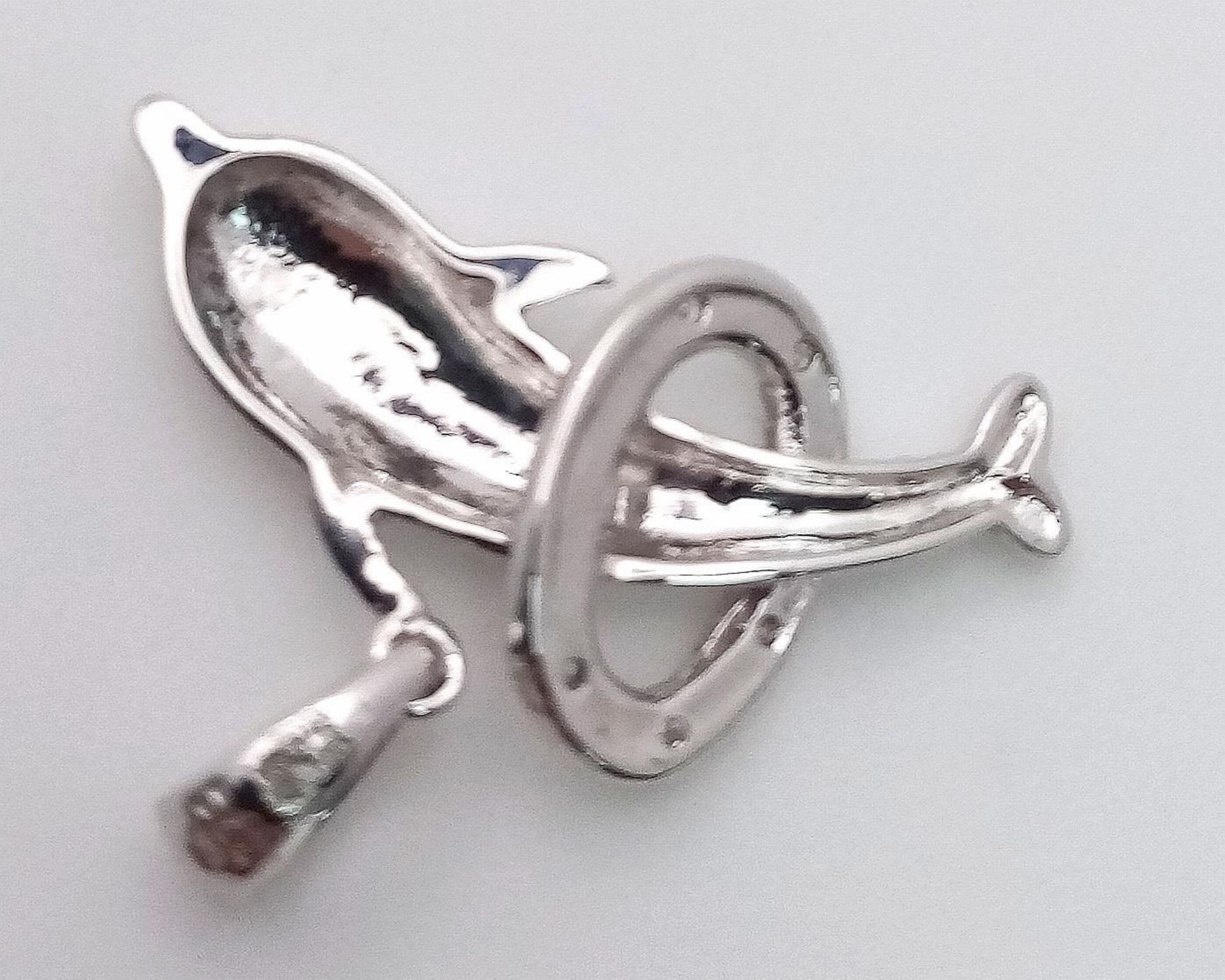 9K WHITE GOLD DIAMOND SET DOLPHIN PENDANT, WEIGHT 1.3G - Image 5 of 8