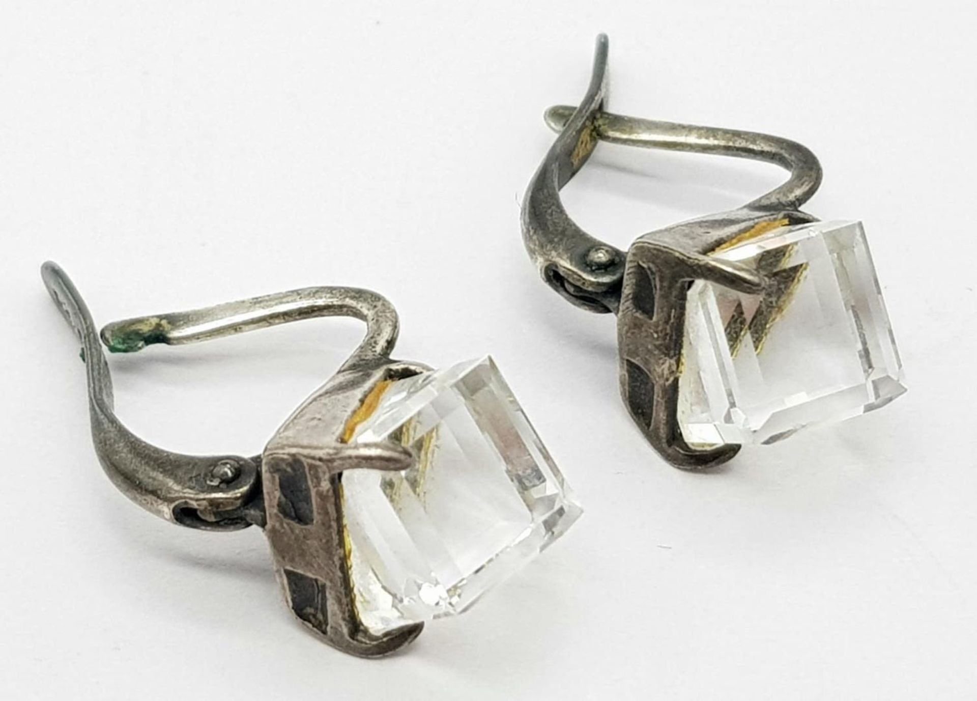 A vintage pair of sterling silver Crystal earrings. Total weight 6G. - Bild 2 aus 4