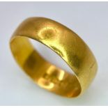 A Vintage 22K Yellow Gold Band Ring. Size J. 2.88g. Full UK hallmarks.
