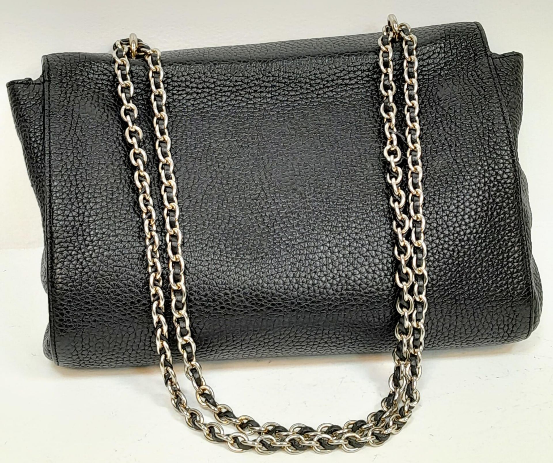 A Mulberry Black 'Lily' Bag. Leather exterior with gold-toned hardware, chain and leather strap, - Bild 3 aus 12