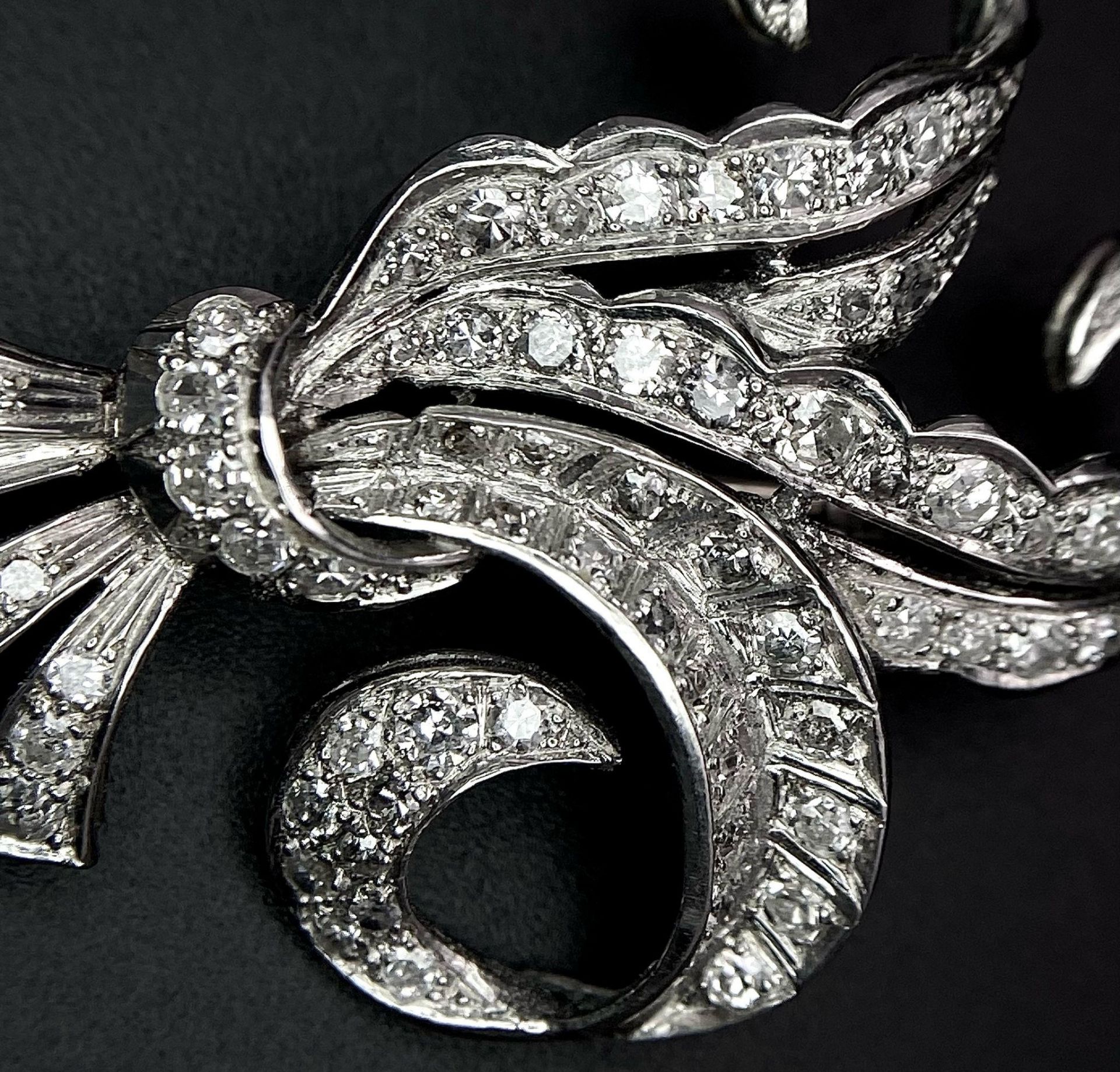 A Vintage Style Platinum and Diamond Elaborate Bow Brooch. 2.2ctw of encrusted diamonds. 10.7g total - Image 6 of 7